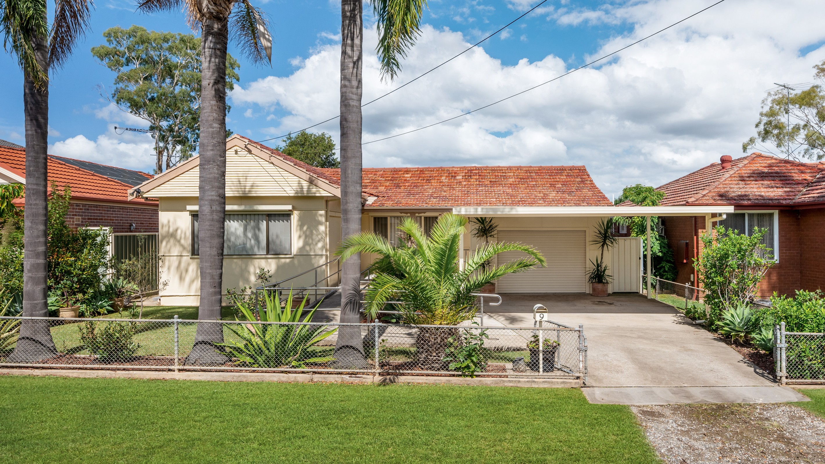 9 Belmont Road, Glenfield, NSW 2167