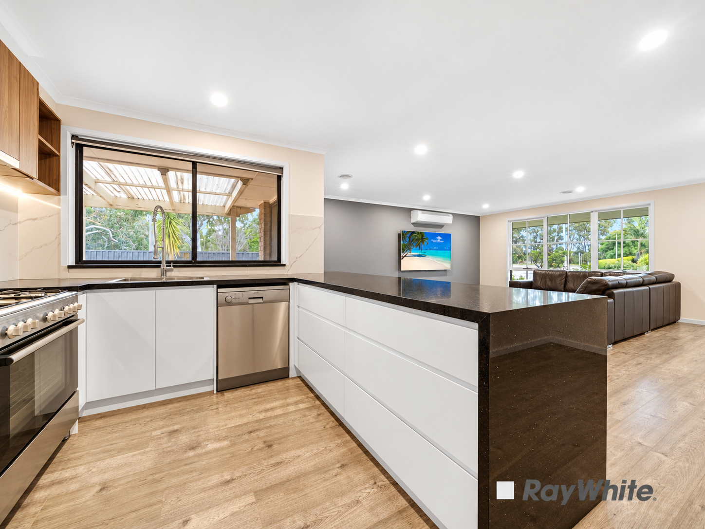 26 Benambra Way — photo 9 of 23
