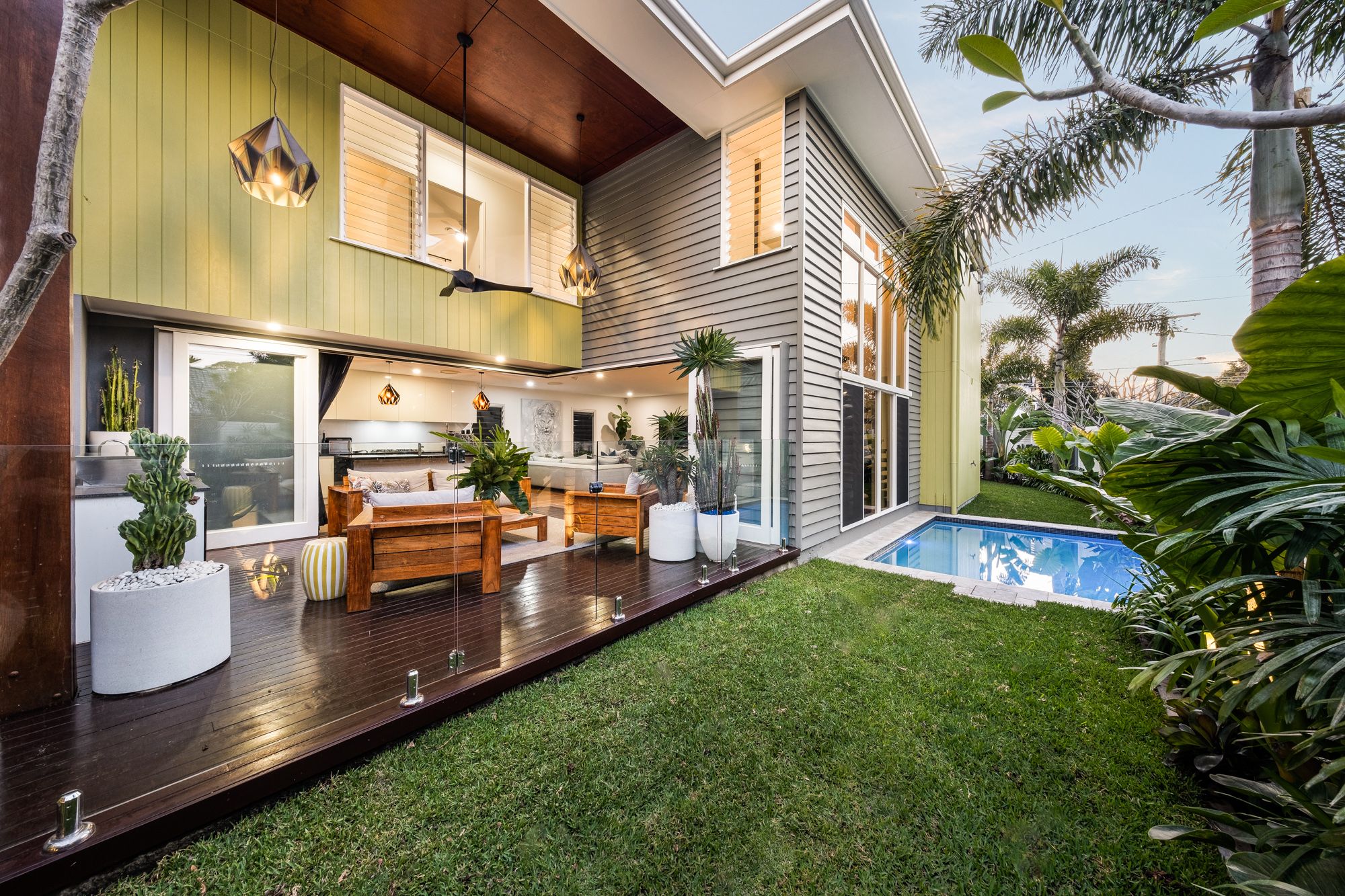37 Arnold Street, Holland Park QLD 4121