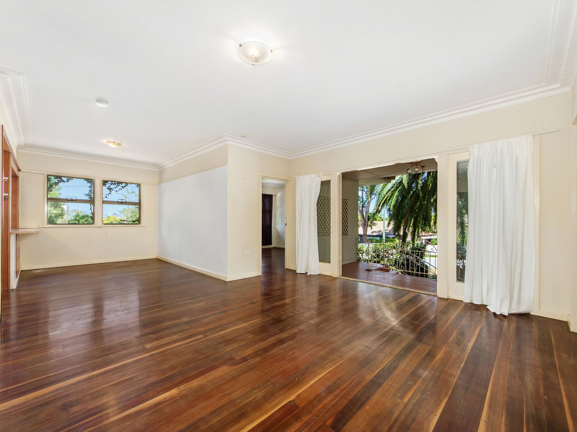 67 Falconer Street, Southport, QLD 4215