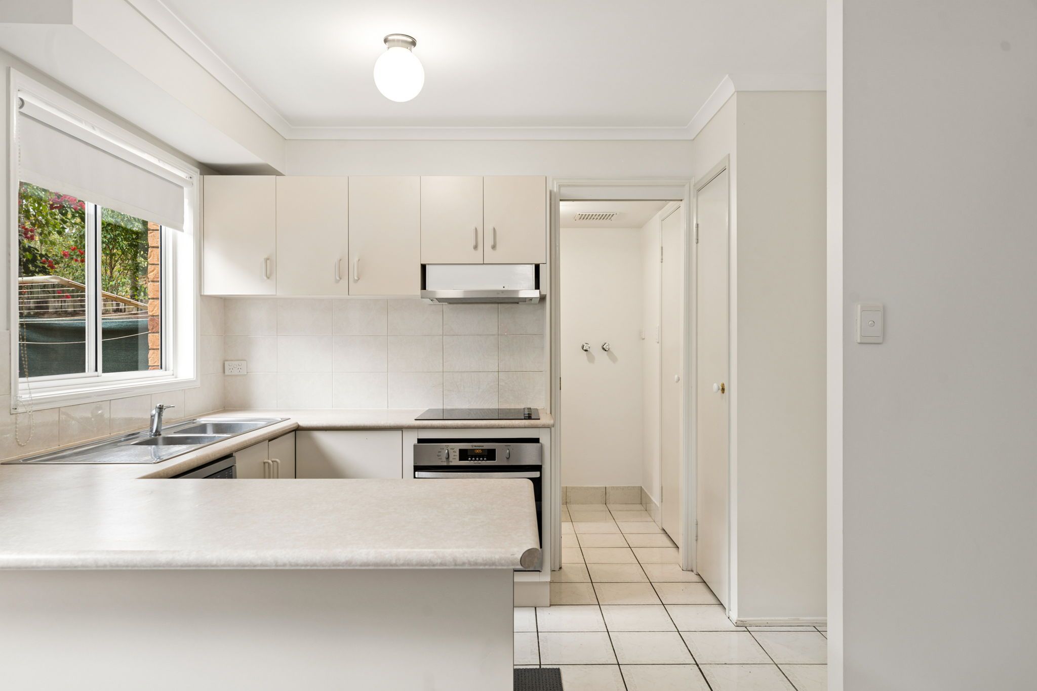 60/122 Johnson Road — photo 8 of 28