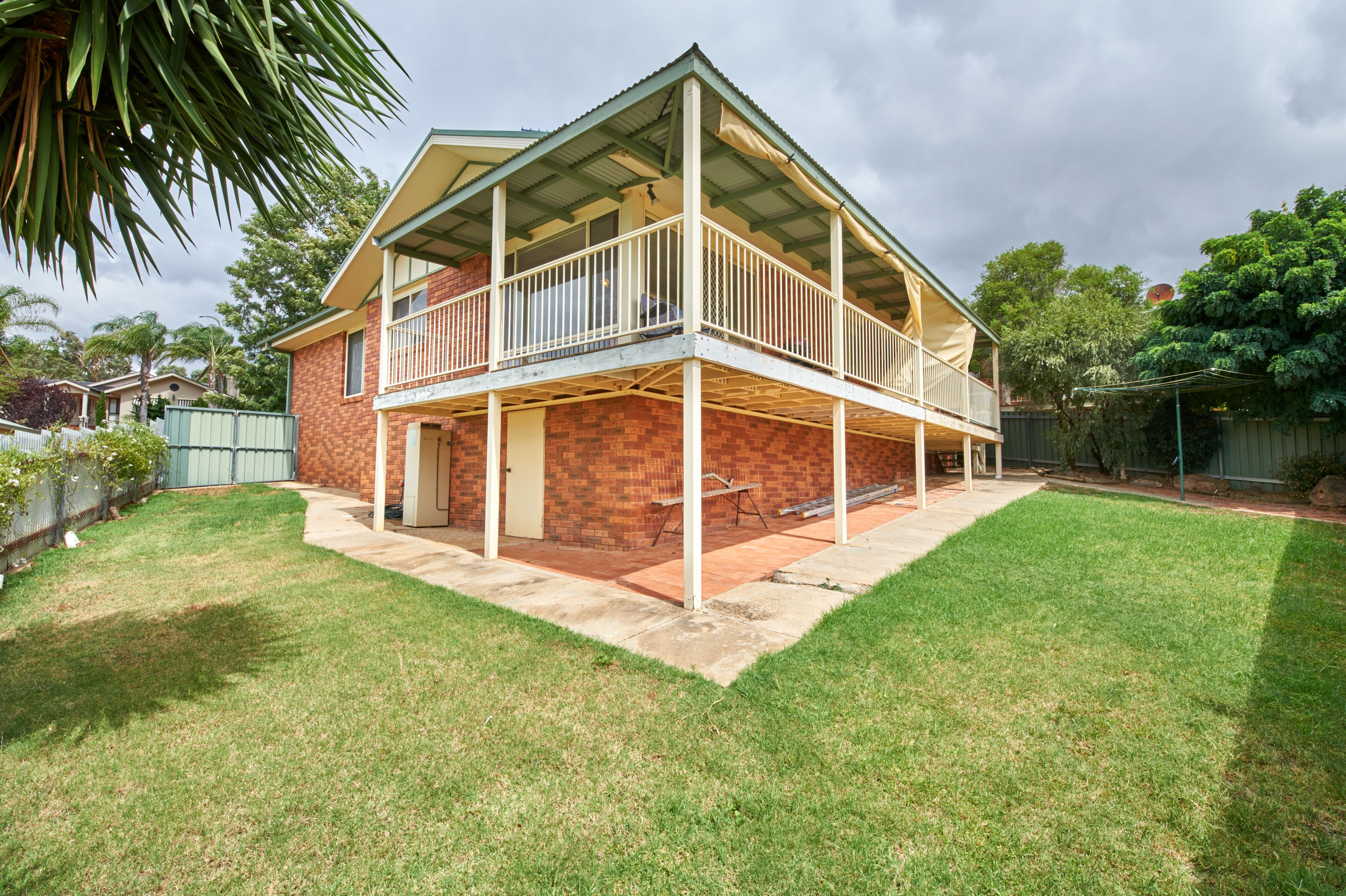 2/3 Kincora Place, Bourkelands, NSW 2650