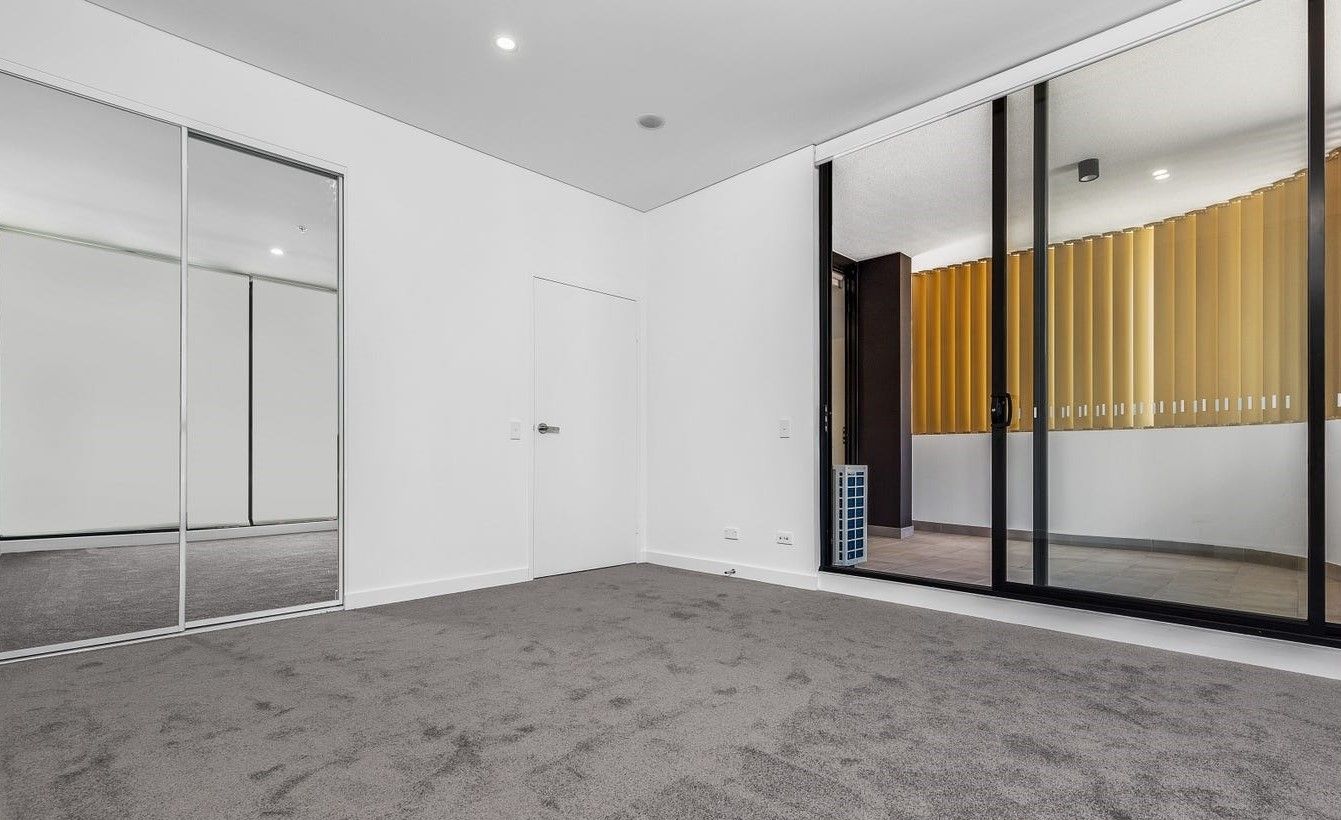 303/6 Stanley Street — photo 5 of 8