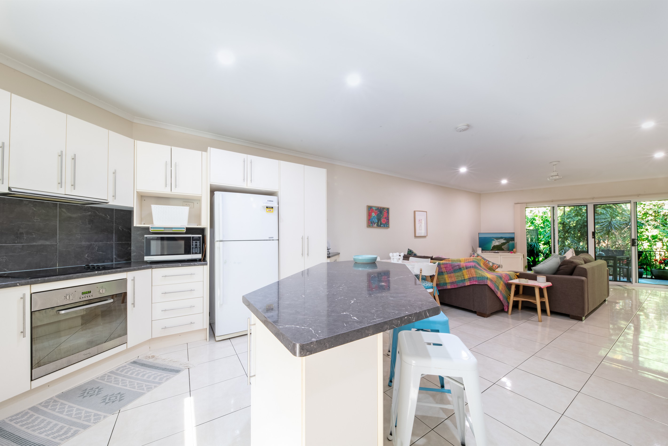 2/6 Salmon Street, Cannonvale, QLD 4802