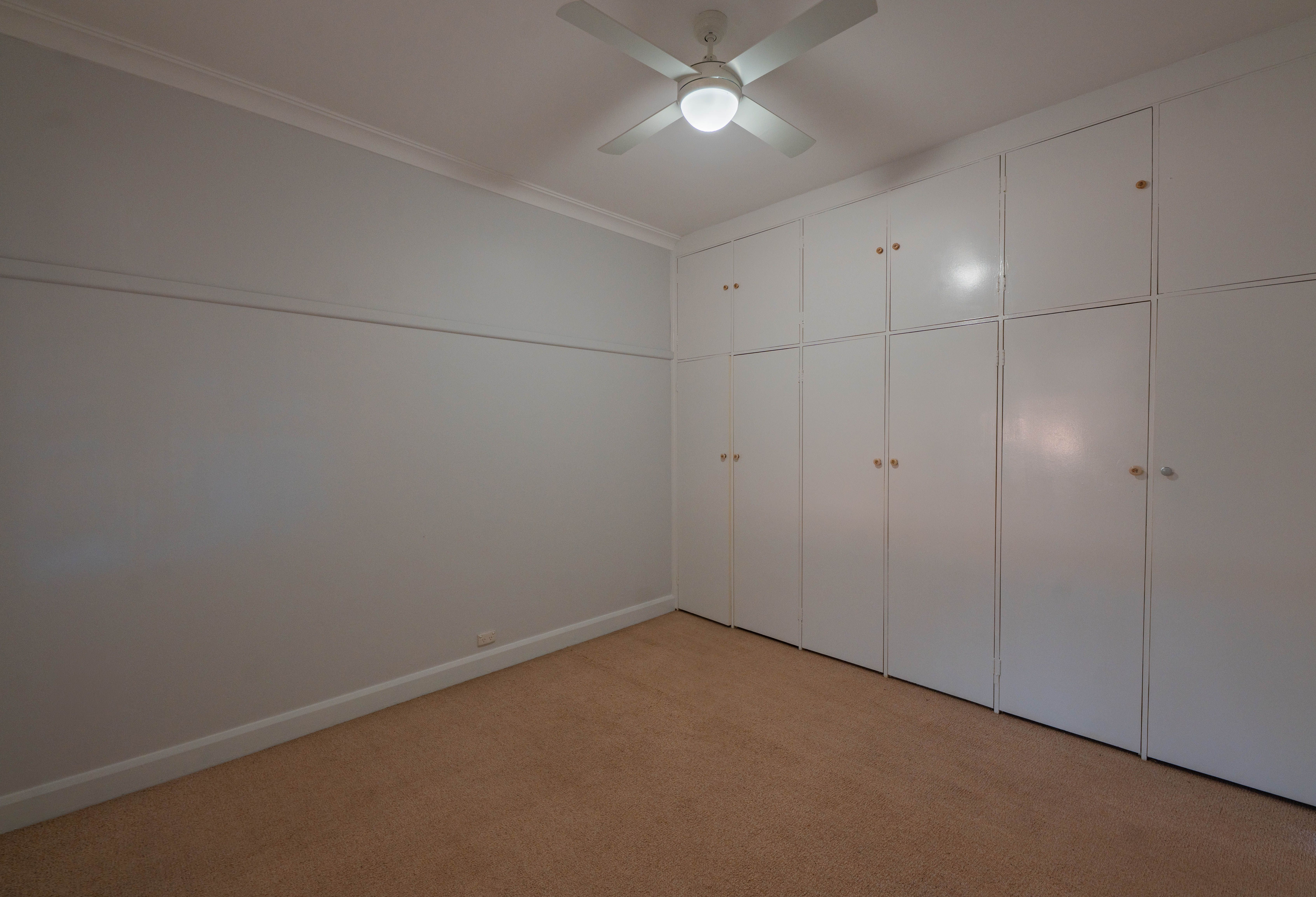 40 Kurrajong Street — photo 13 of 25