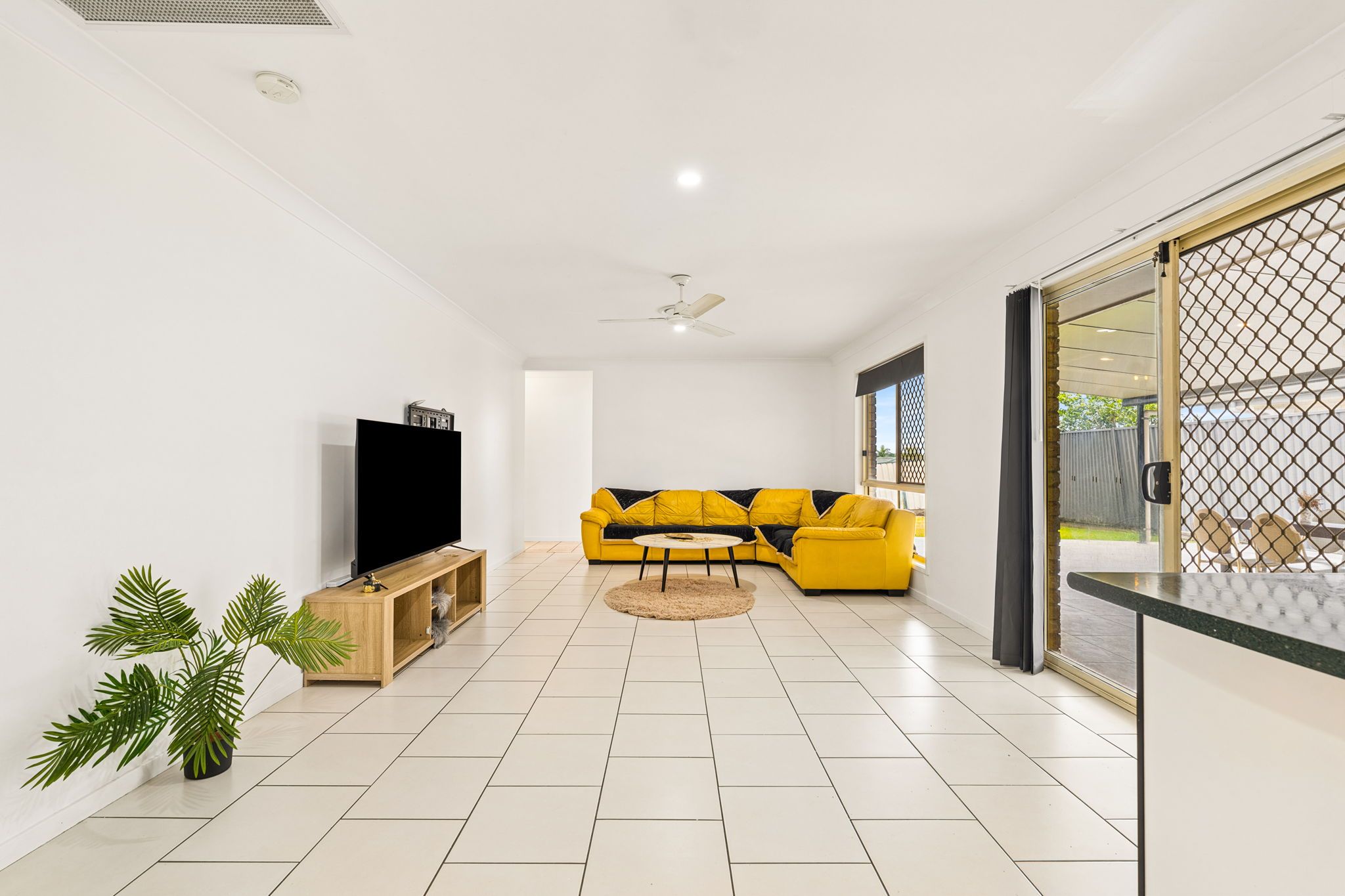 9 Ainslie Street — photo 4 of 22