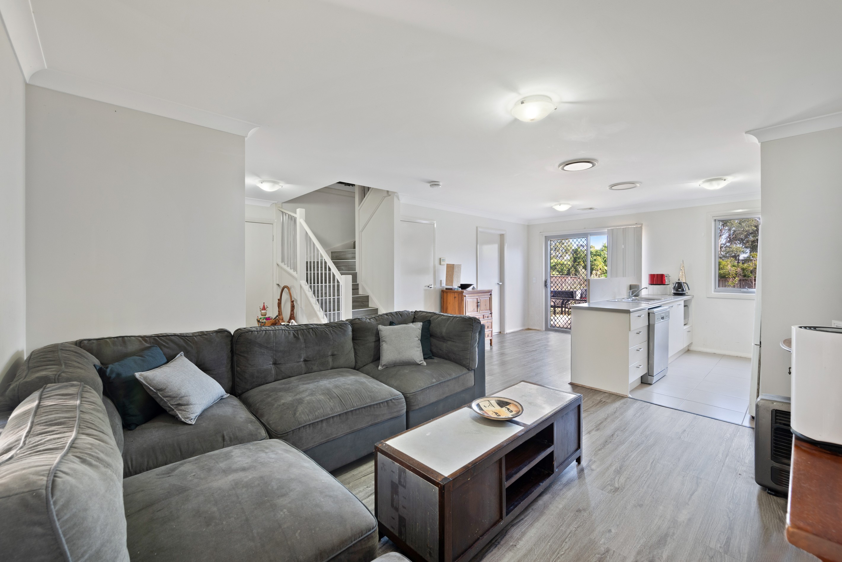 41 Sovereign Circuit, Glenfield, NSW 2167