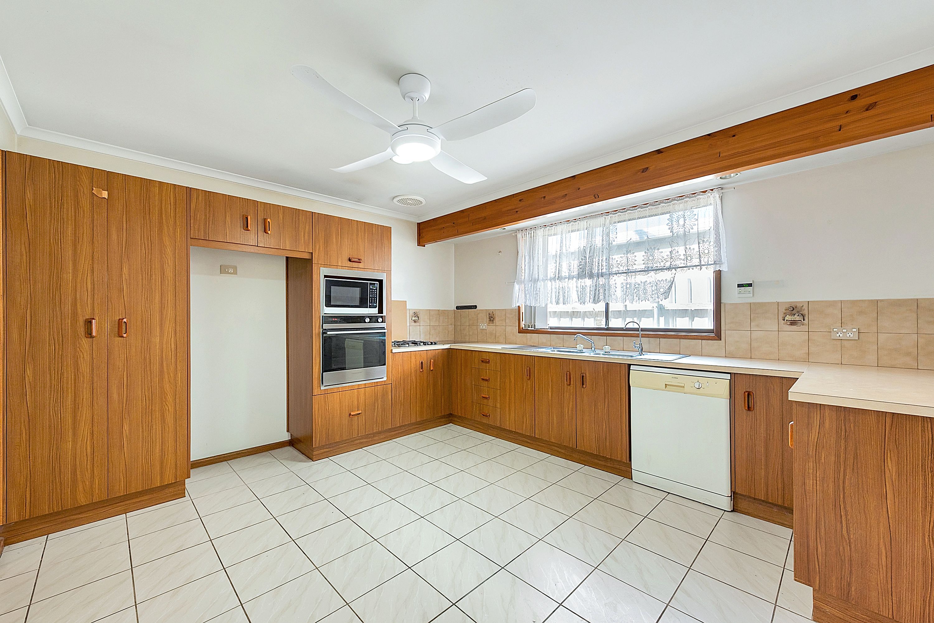 15 Bogota Crescent — photo 2 of 13