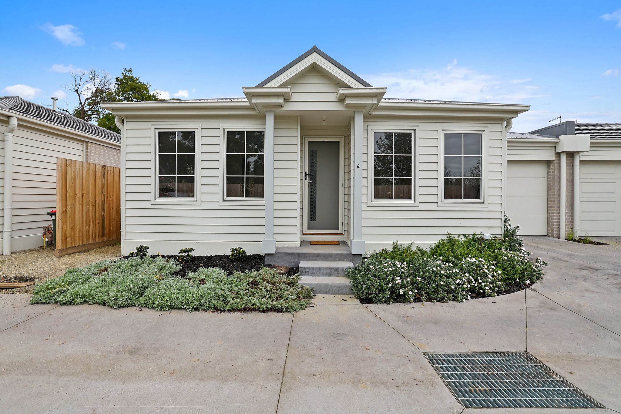 4/23 Flinders Road — photo from Ray White Drouin