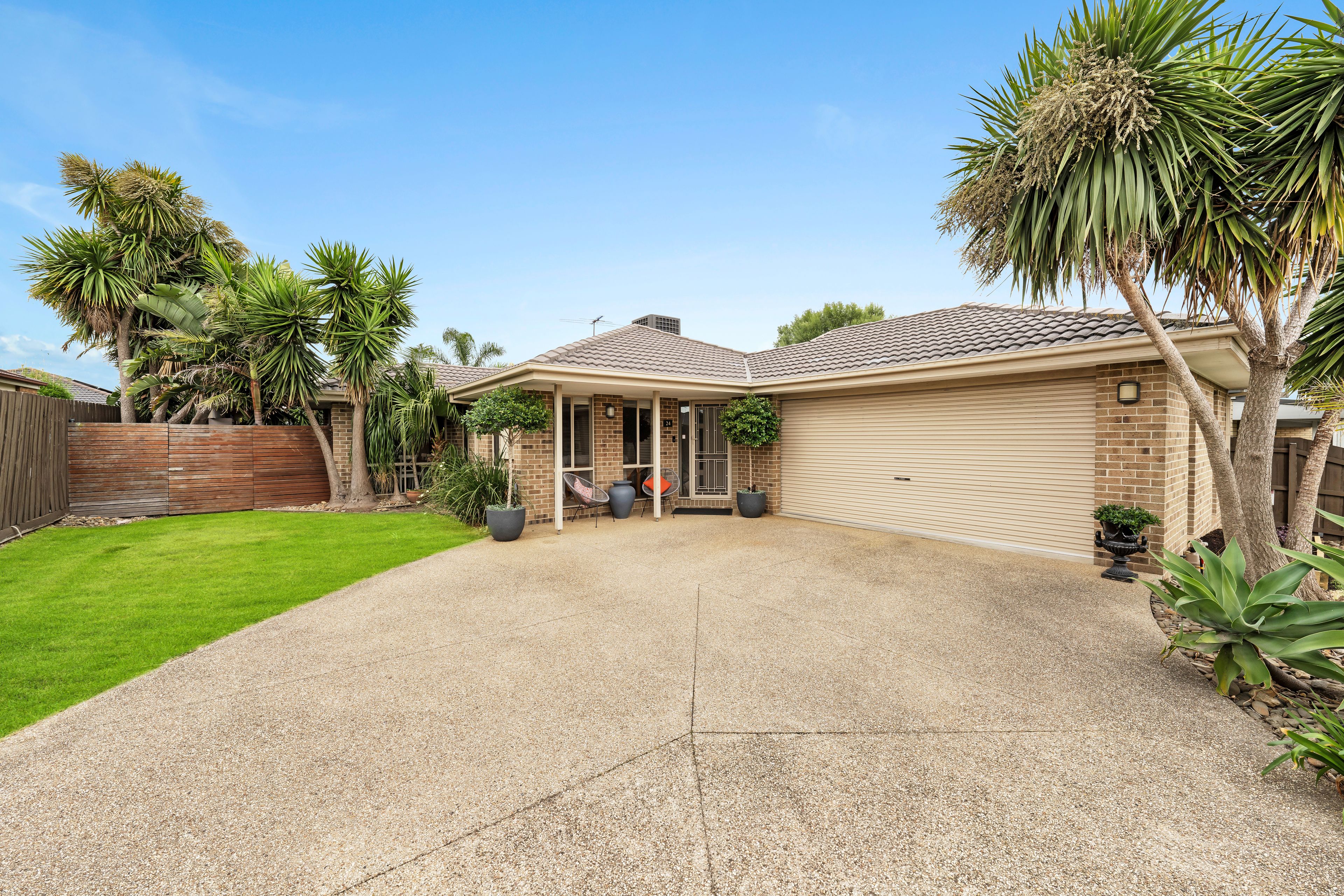 24 Diamond Parade, Skye VIC 3977