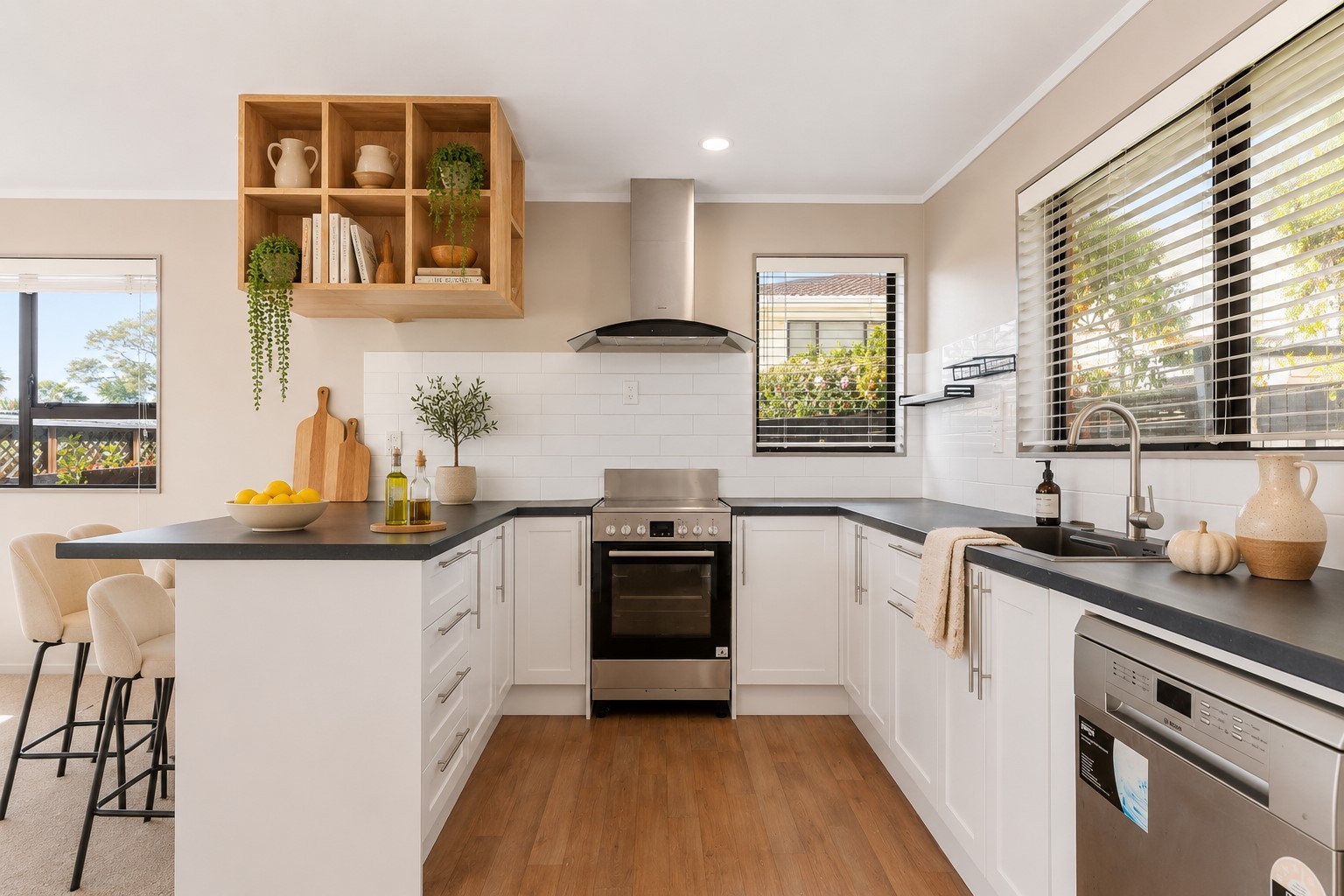 2/10 Bishop Street, Green Bay, Waitakere City