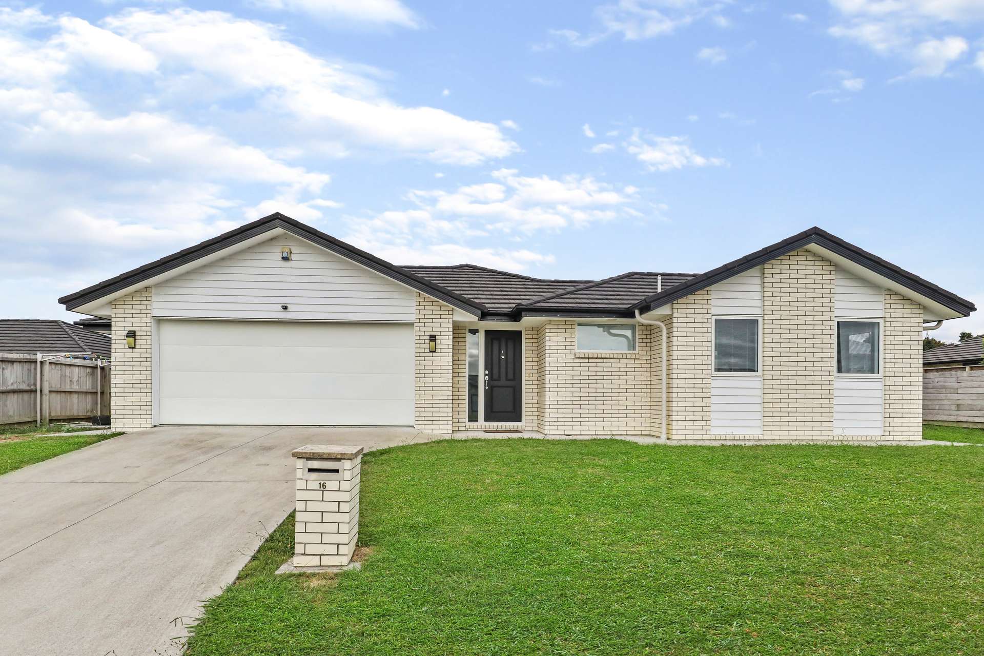 16 Pyne Crescent photo 0