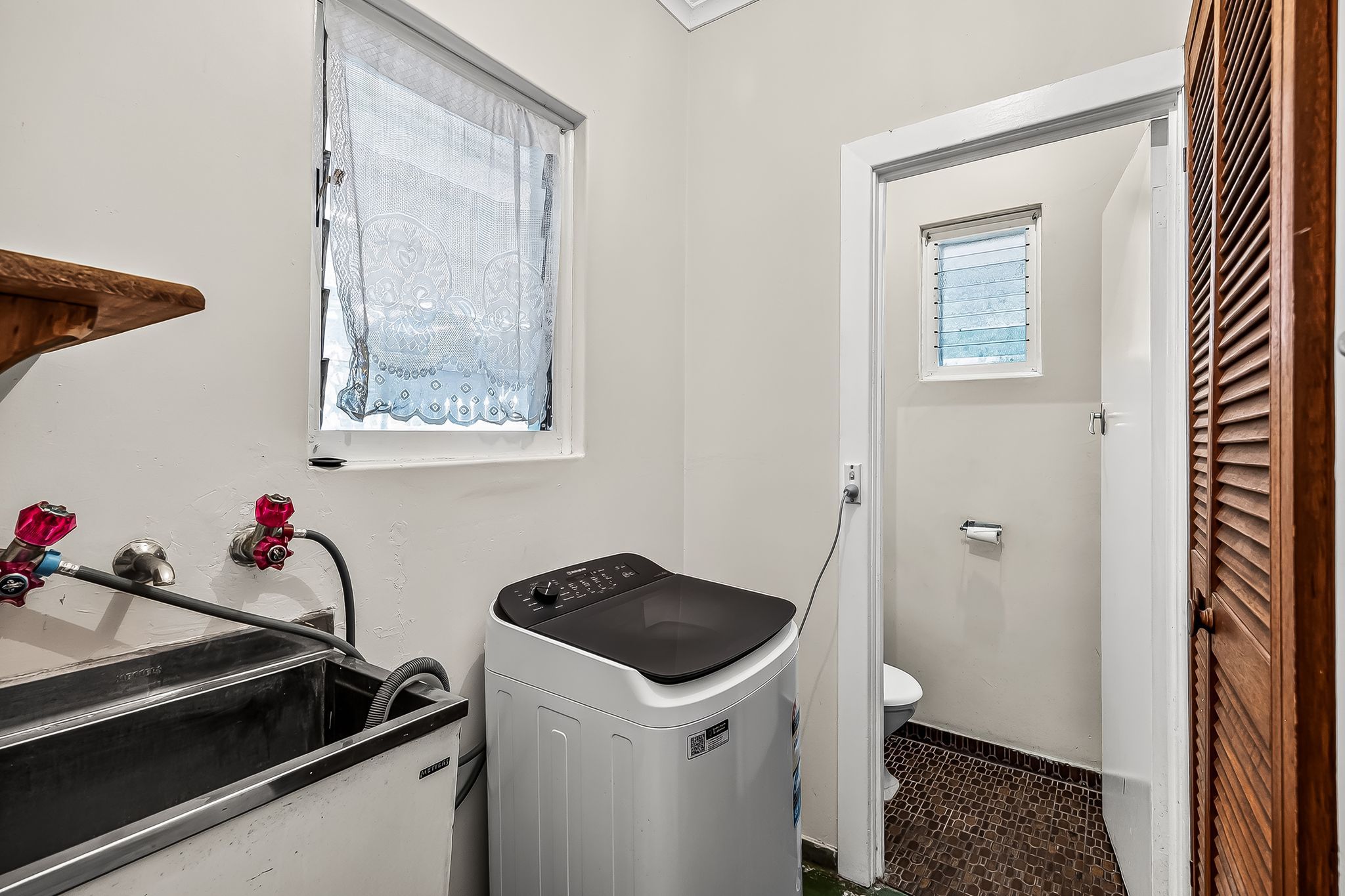 17 Emery Road — photo 12 of 16
