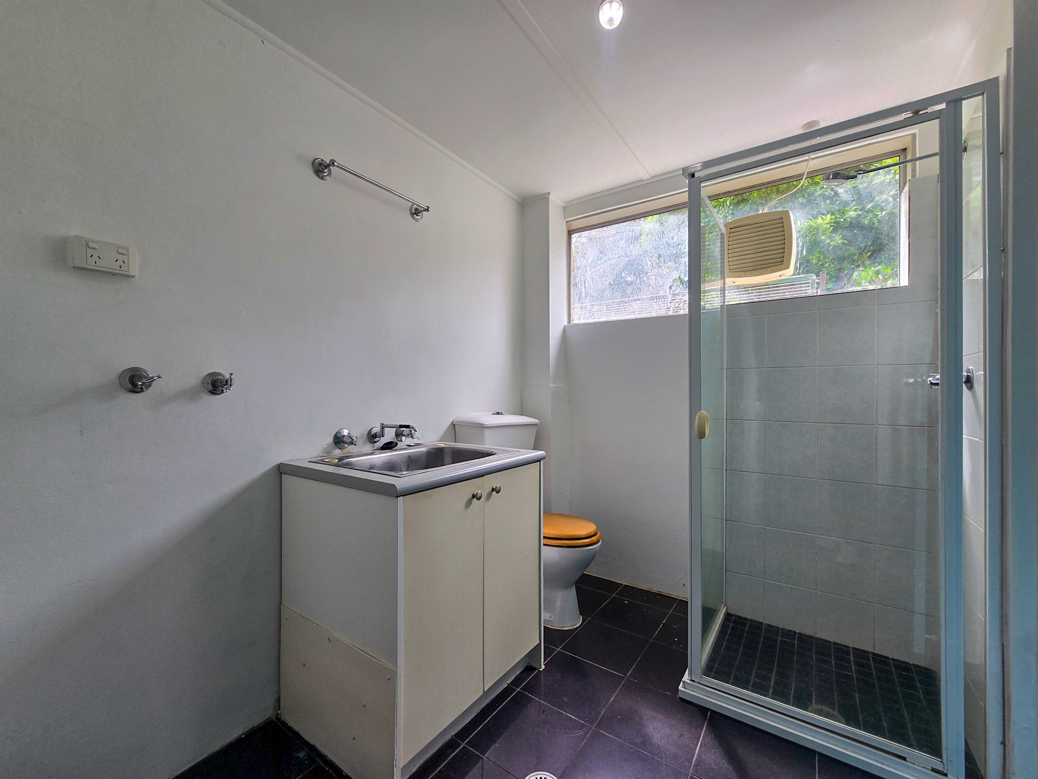 20 Denison Street — photo 13 of 16