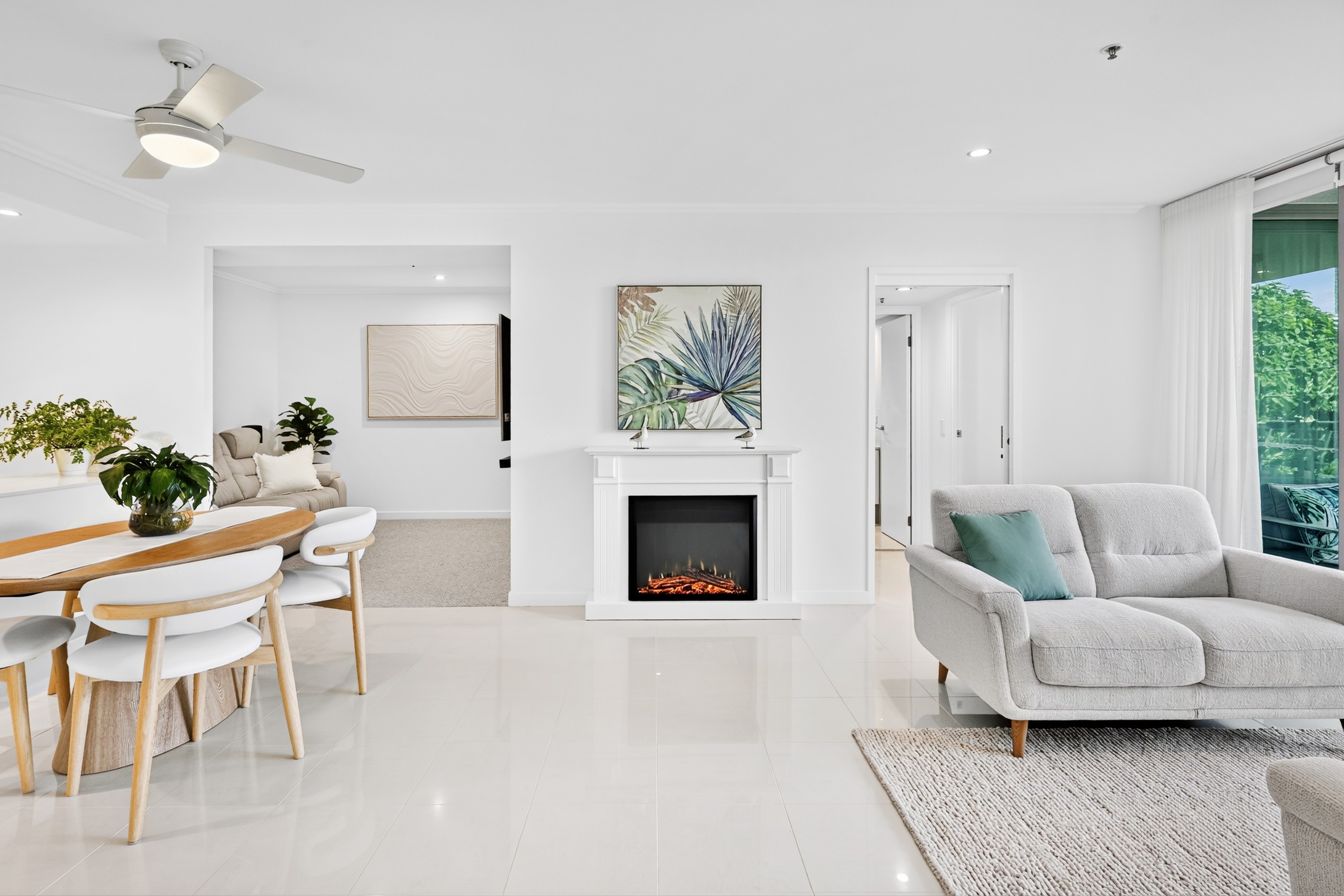 1111/33 T E Peters Drive, Broadbeach Waters, QLD 4218