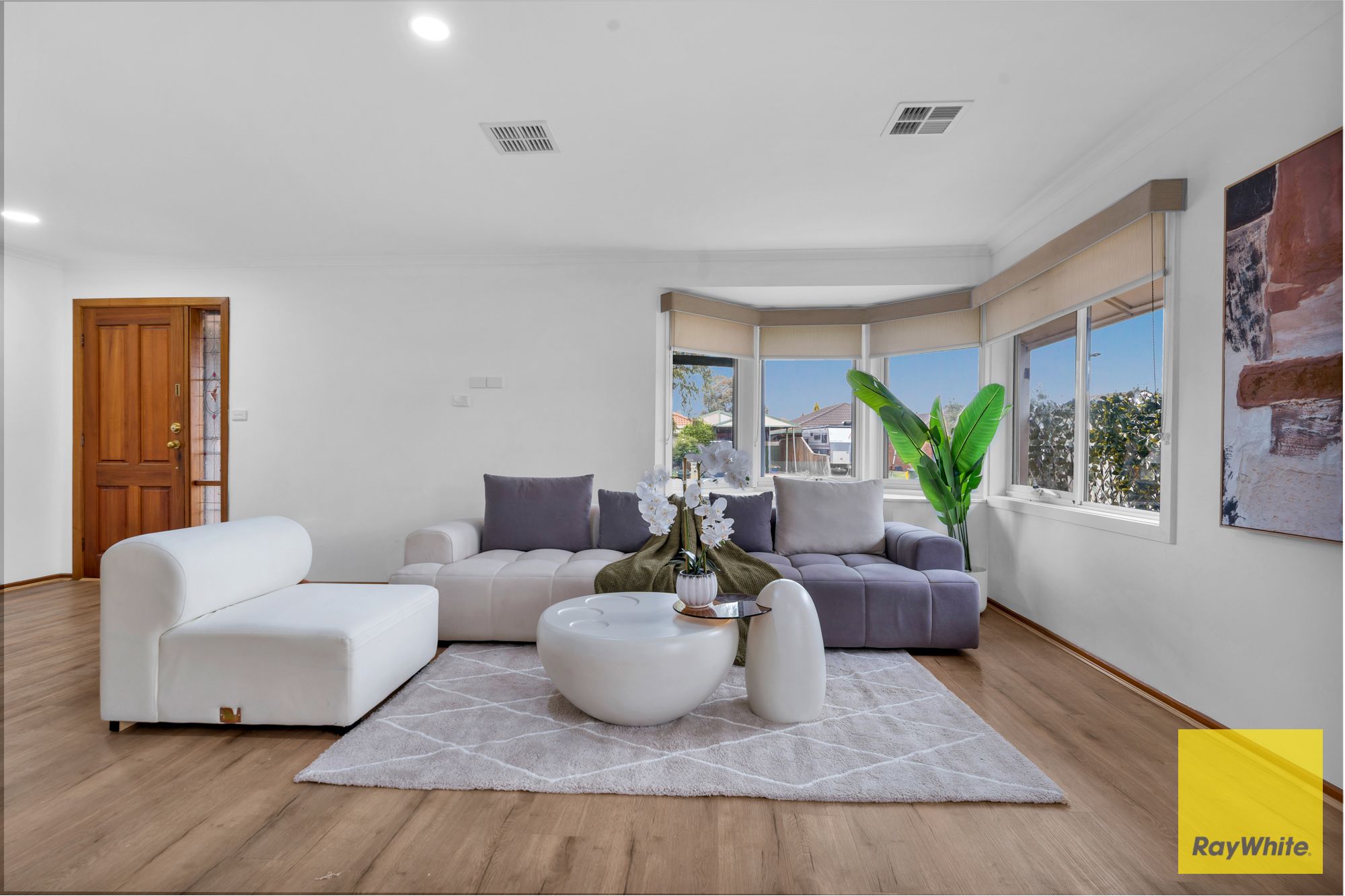 10 Ashton Crescent — photo 5 of 30