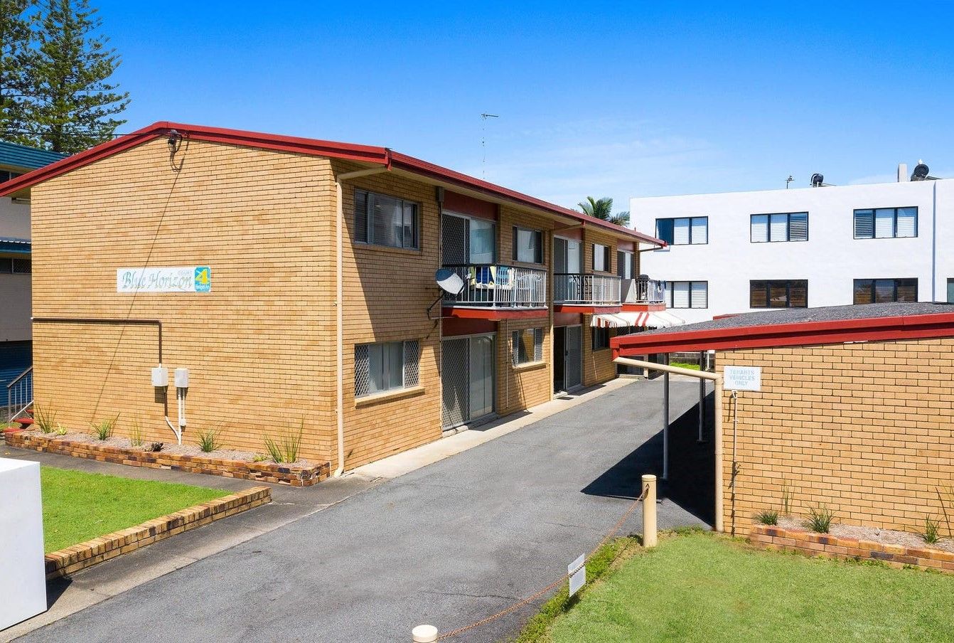 3/4 Hedges Avenue, Mermaid Beach, QLD 4218