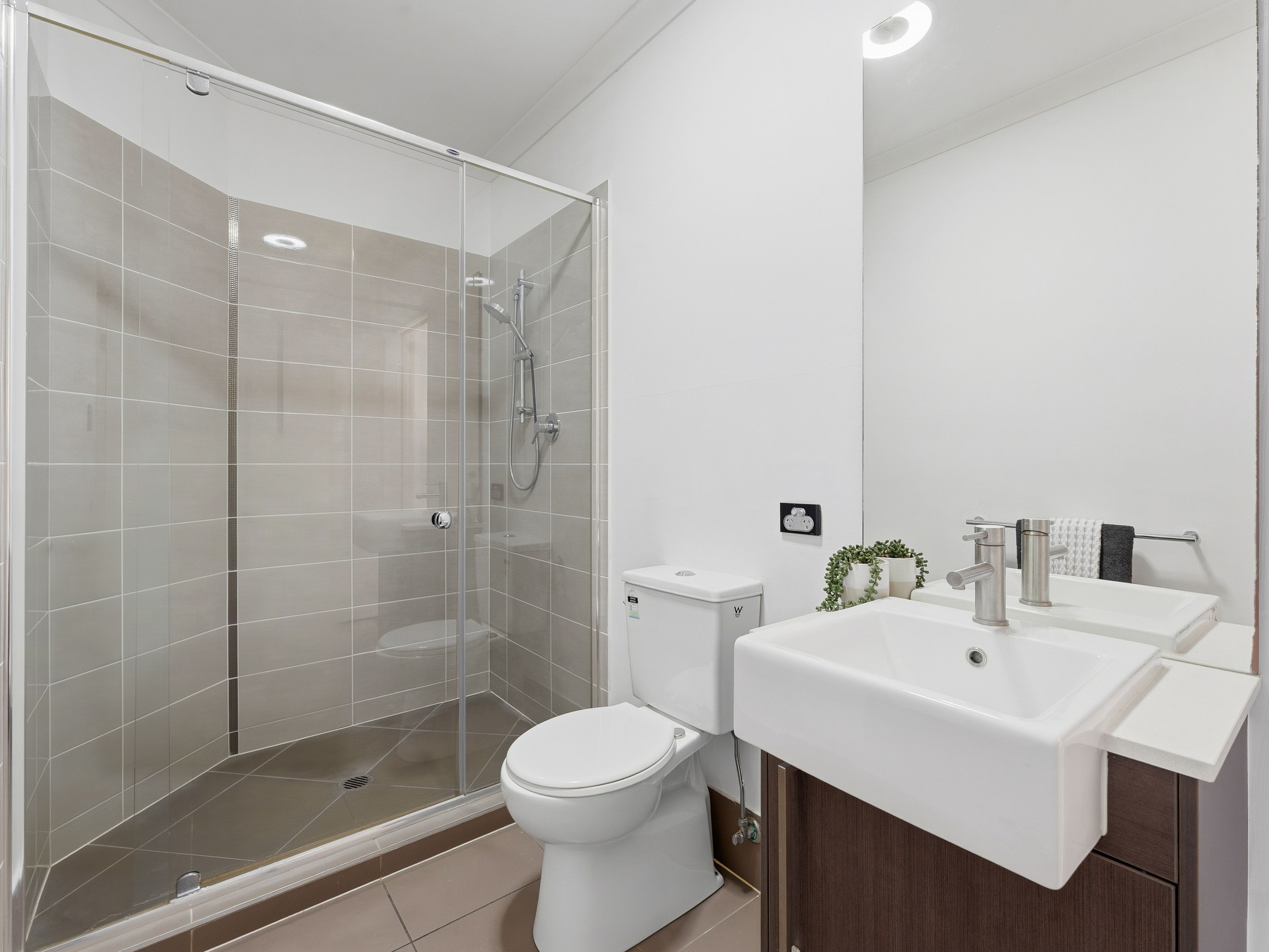 1 Henderson Street — photo 13 of 30