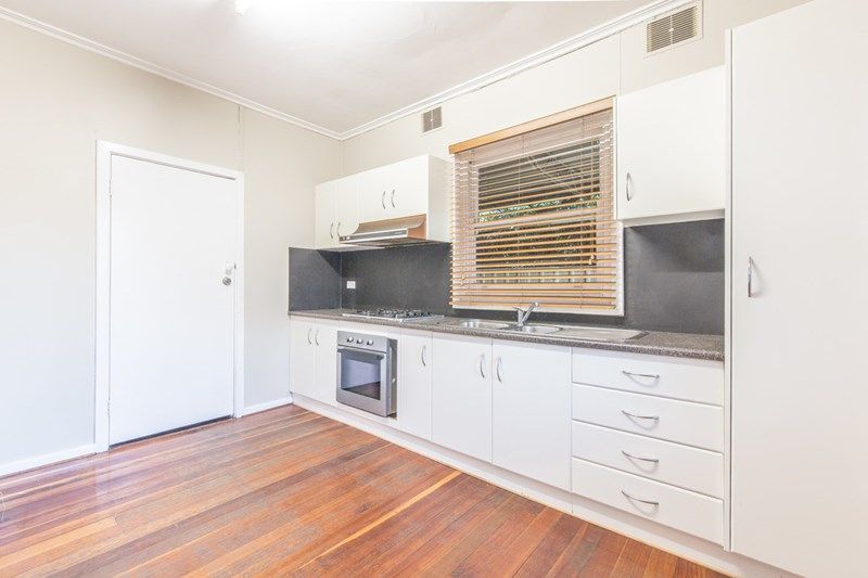 21 Birdwood Road — photo 5 of 13