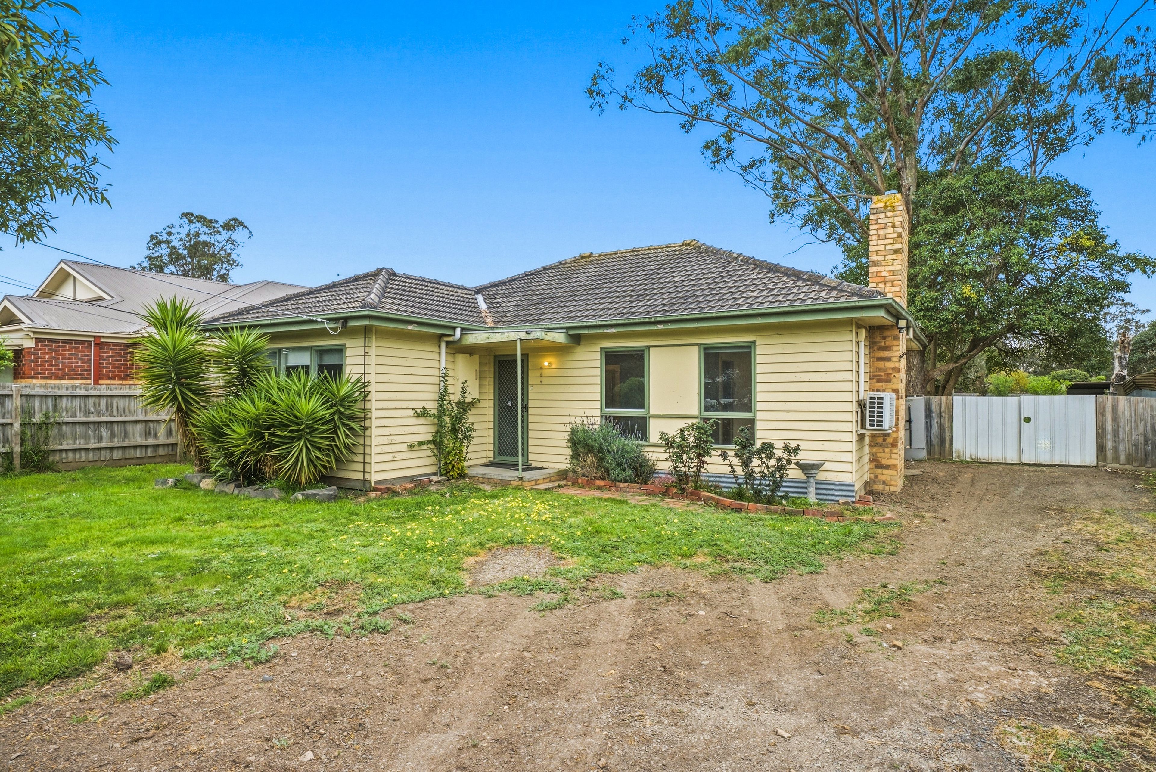 56 Mountain View Road — photo from Ray White Wantirna