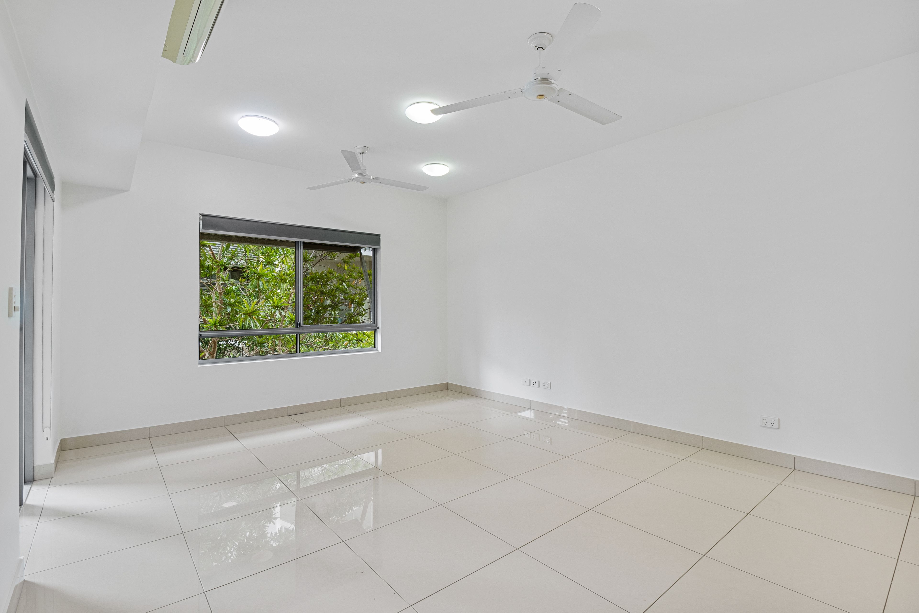 32/15 Fairweather Crescent — photo 4 of 10