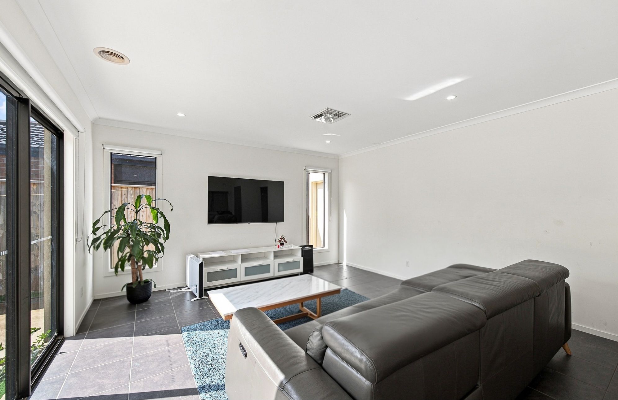 16 Gottlieb Street, Clyde North, VIC 3978