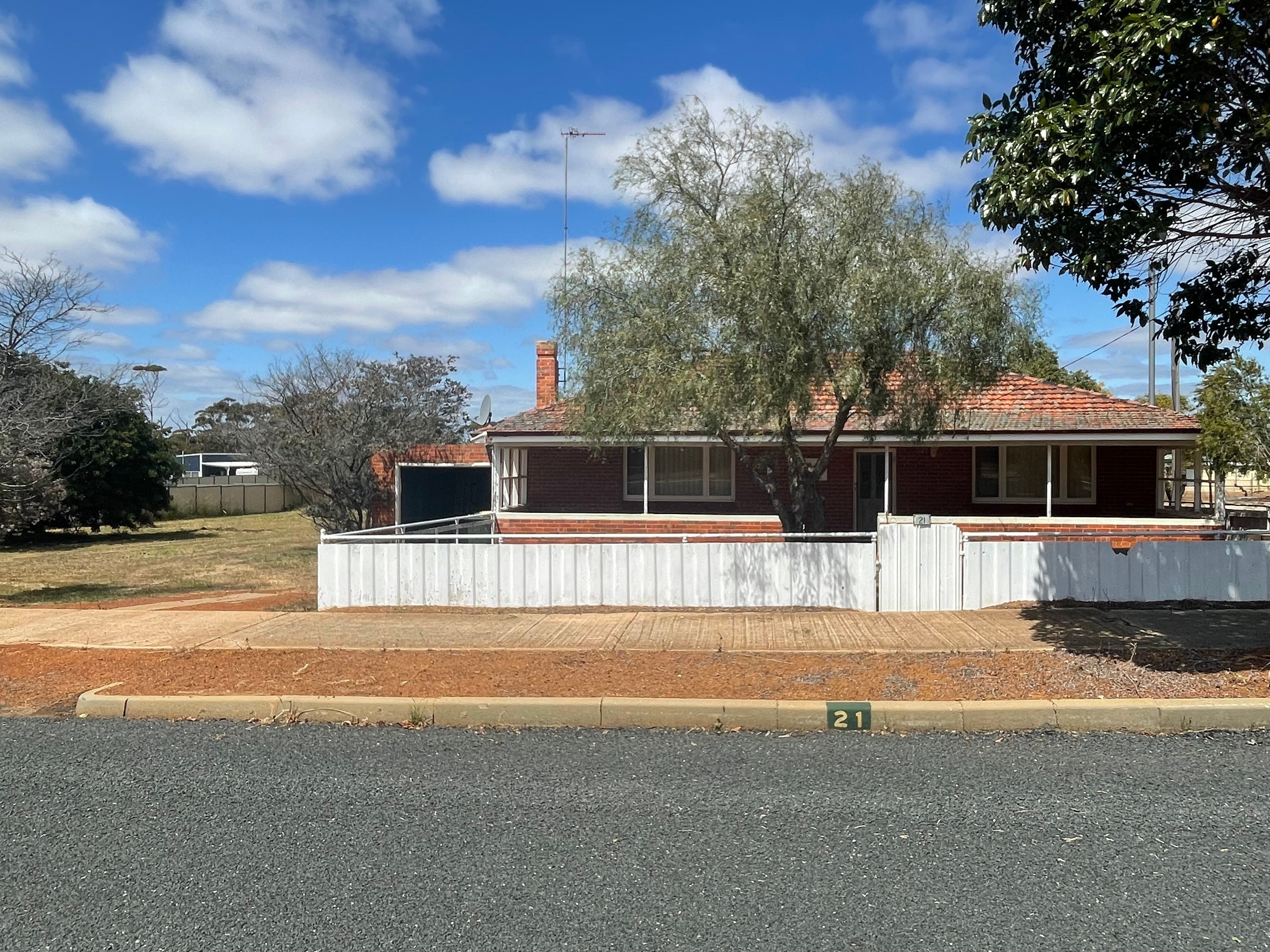 21 Taylor, Dumbleyung, WA 6350 Leased House Ray White Katanning and