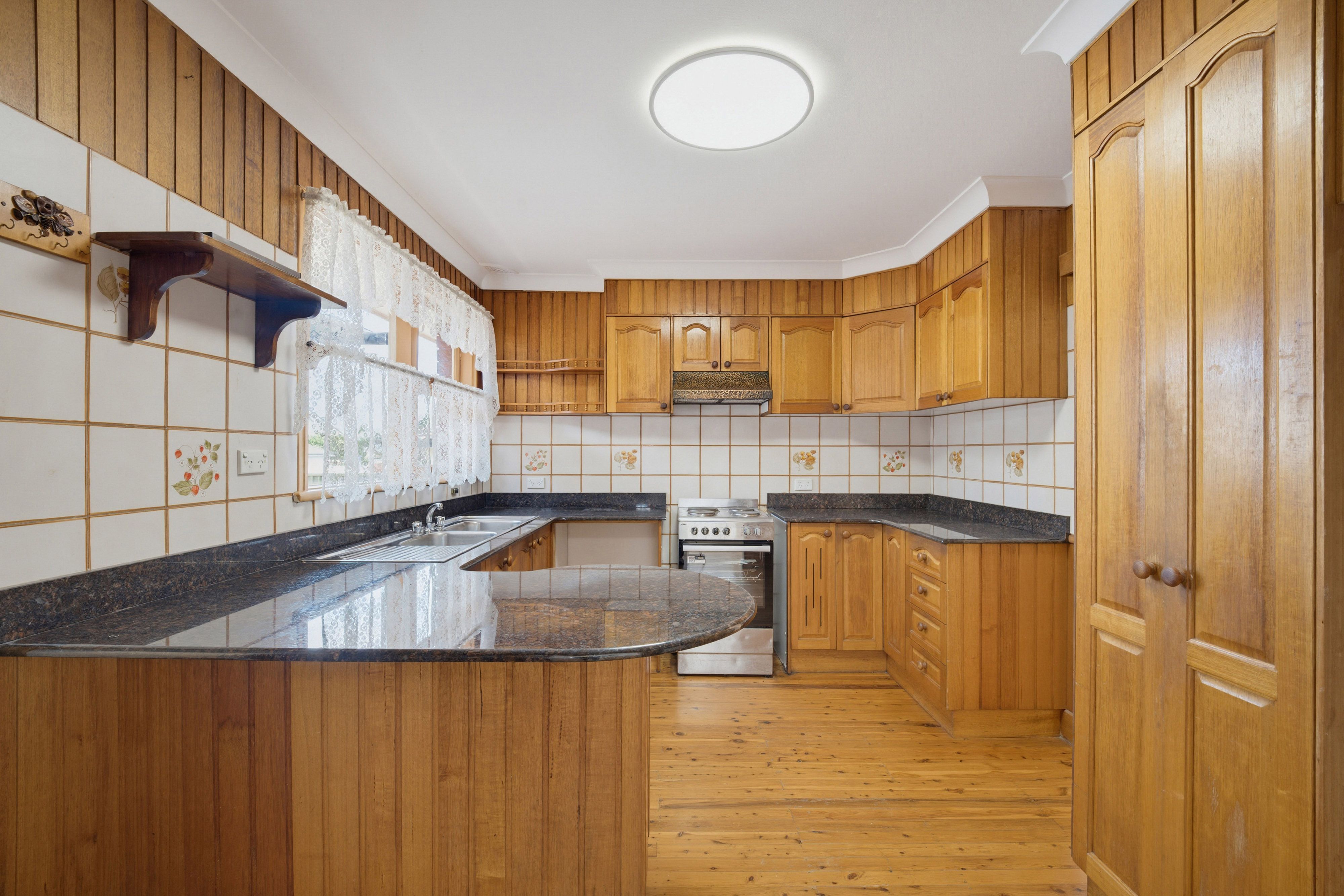 15 Crucie Avenue — photo 4 of 11
