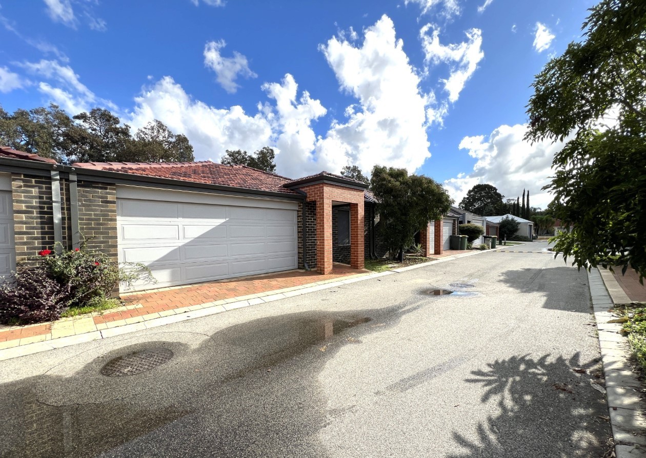 6/2 Briza Lane, Forrestfield, WA 6058