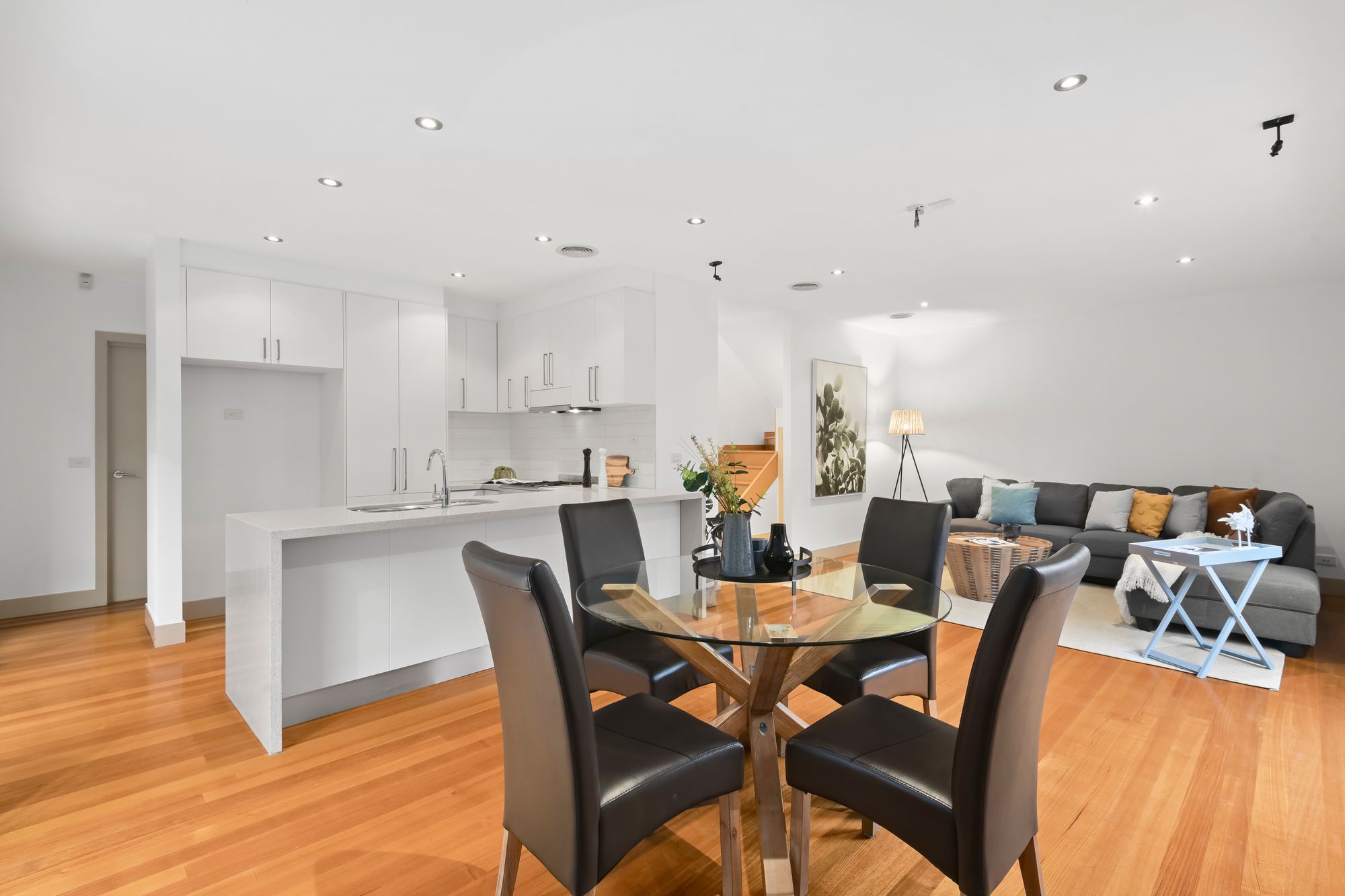 2/23 Station Street, Burwood, VIC 3125