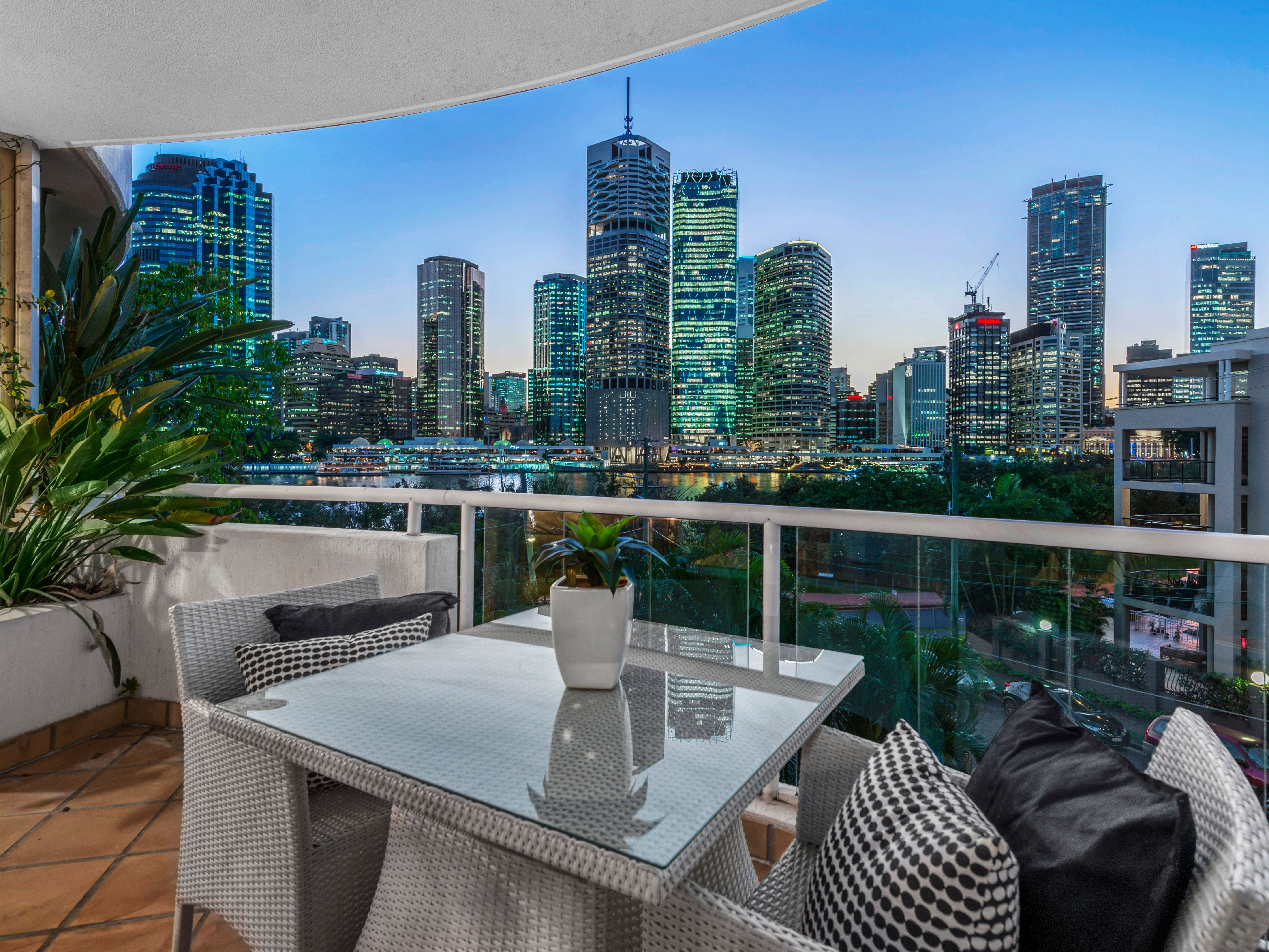 16 Bright Street, Kangaroo Point QLD 4169