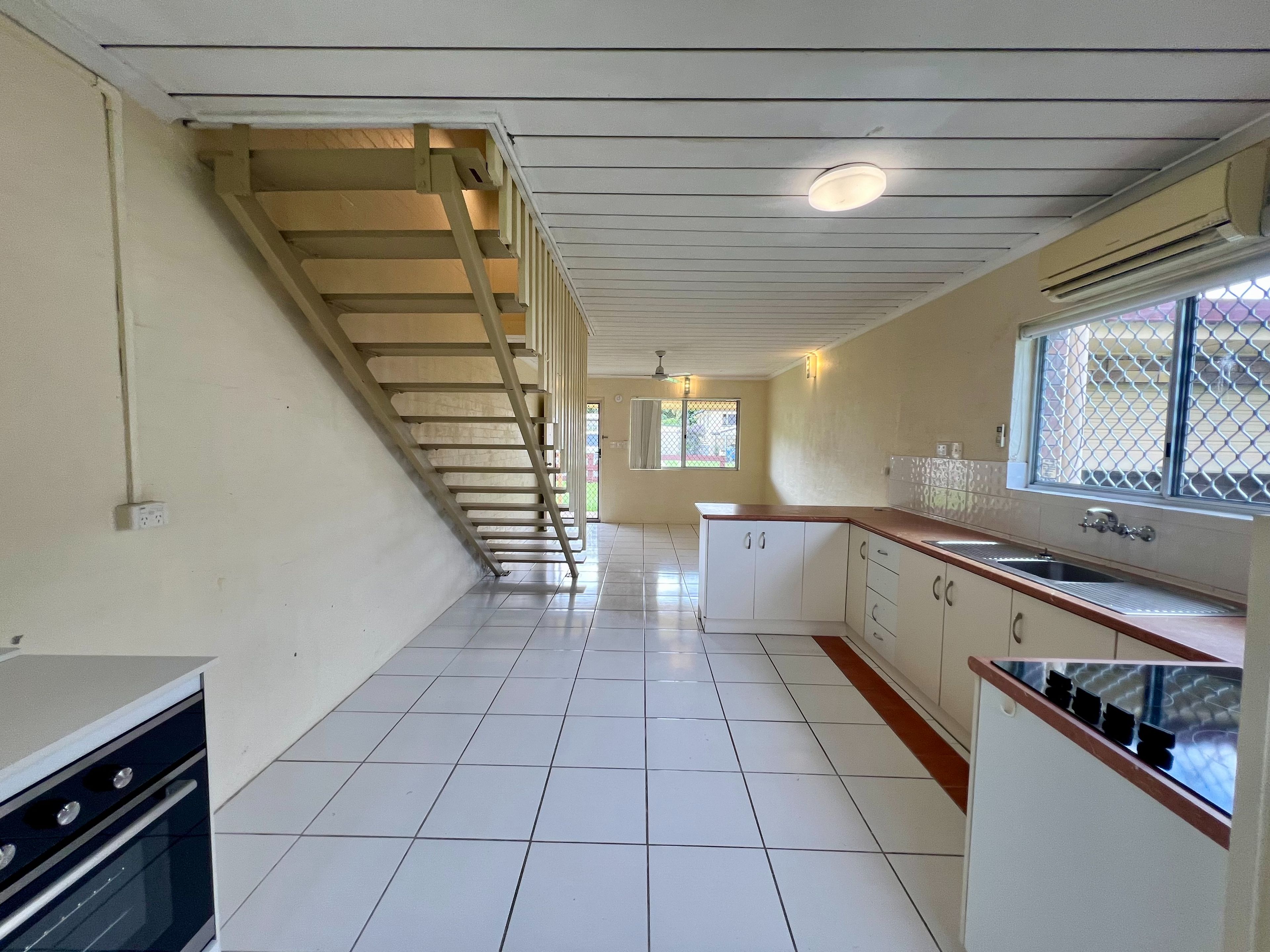 1/397 Diplock Street, Frenchville, QLD 4701