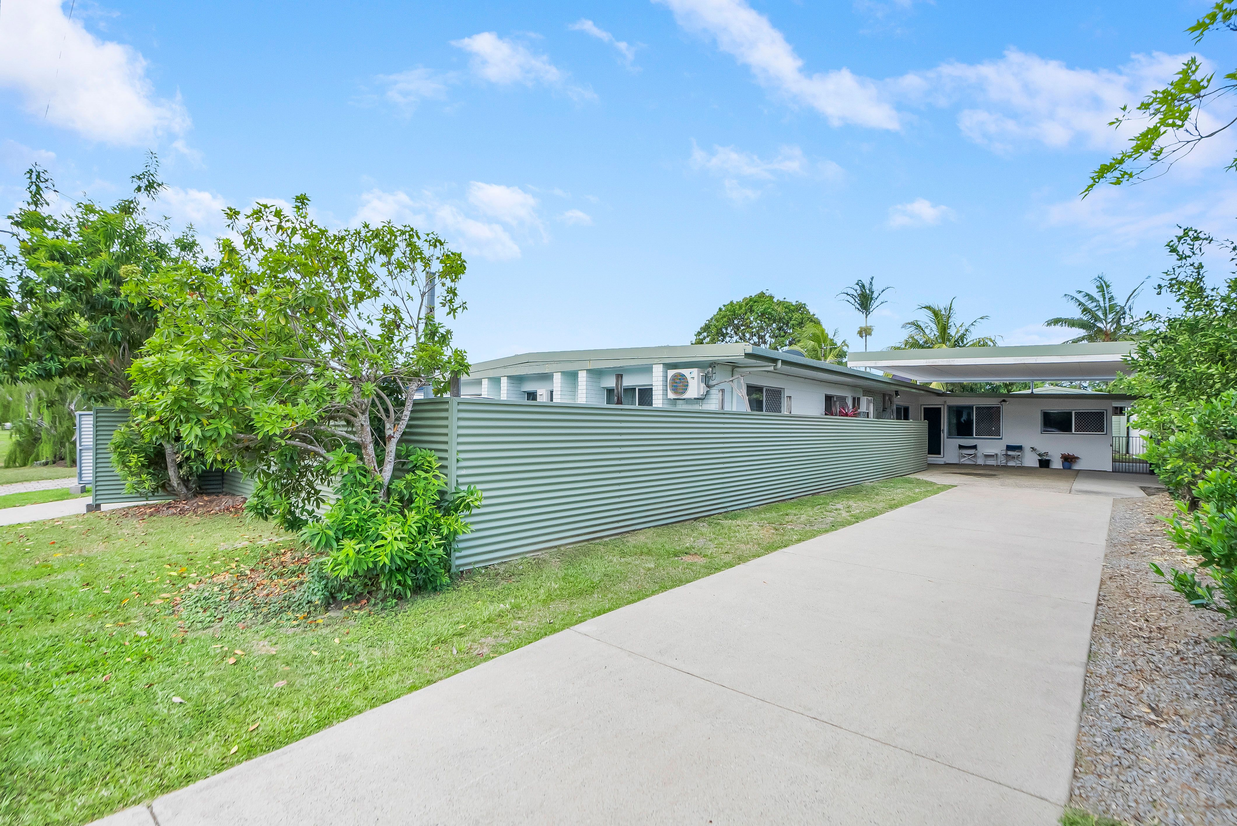 2/440 Mccoombe Street, Mooroobool, QLD 4870