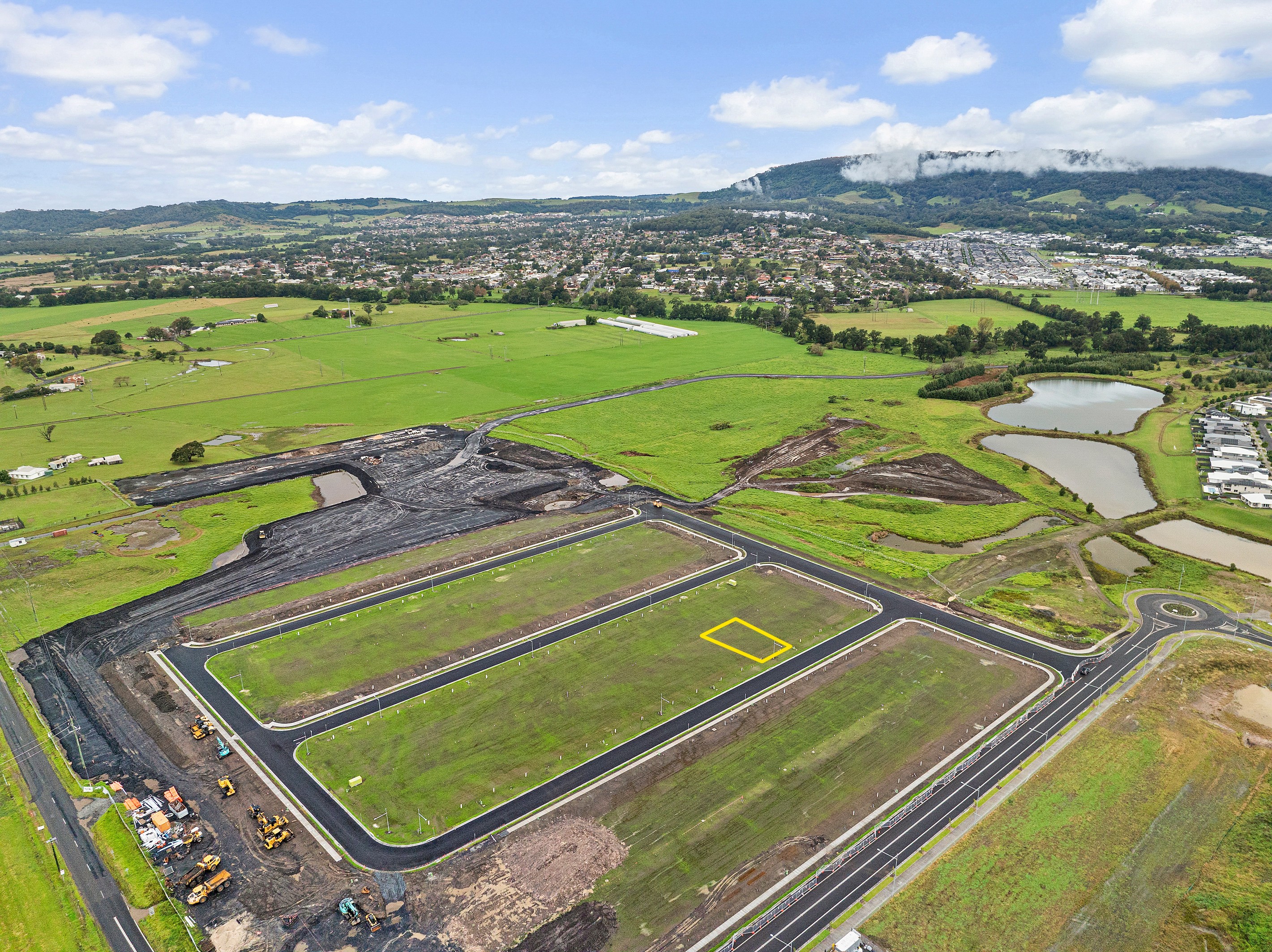 75 Dandelion Crescent, Calderwood, NSW 2527