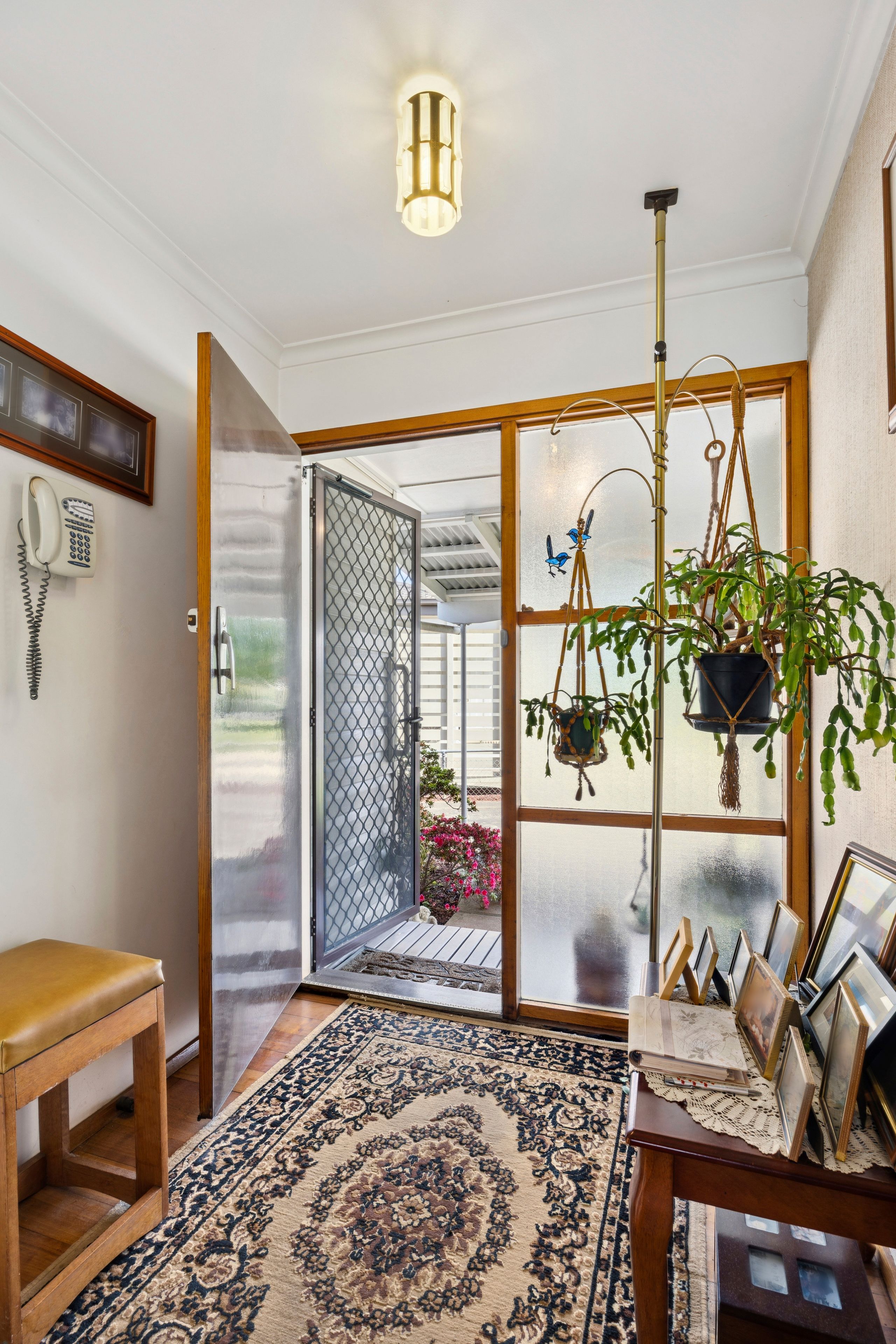 11 Bowen Street — photo 3 of 13