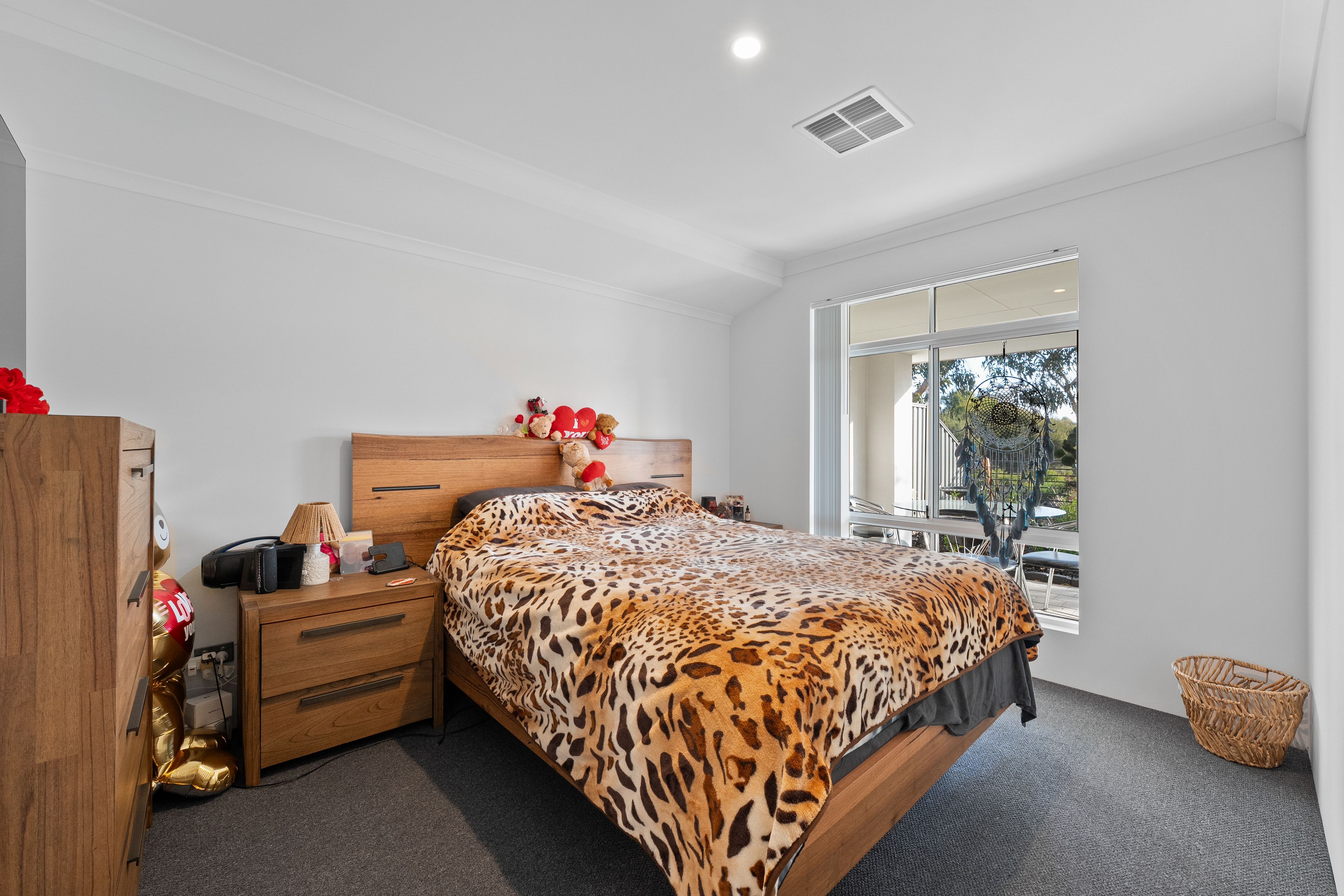 2 Bibra Way — photo 7 of 30
