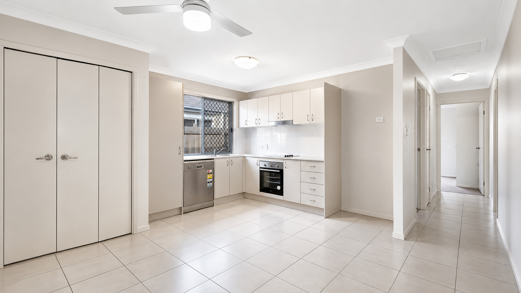 2/6 Bruce Baker Crescent, Crestmead, QLD 4132