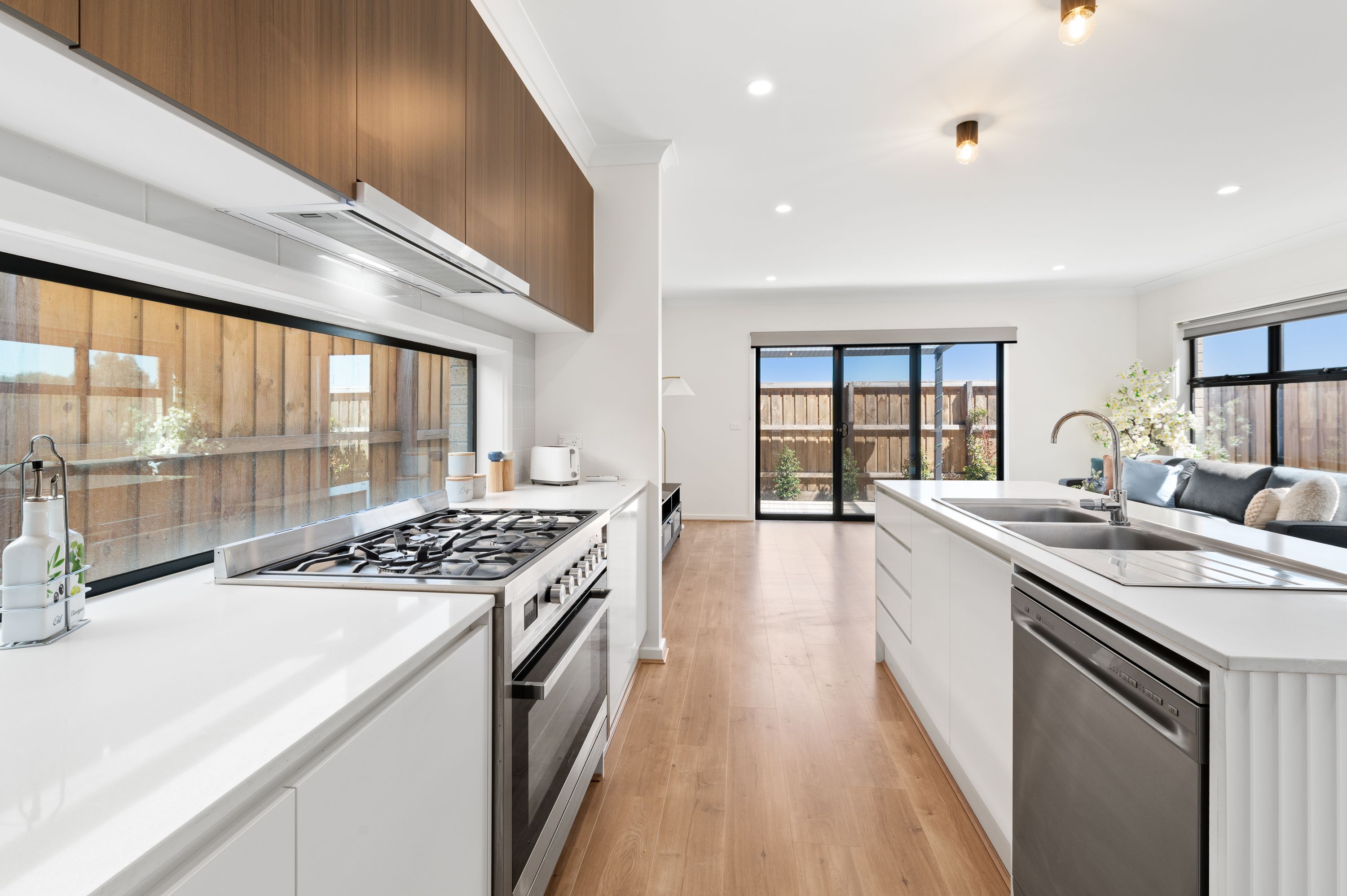 25 Violet Vista, South Morang, VIC 3752