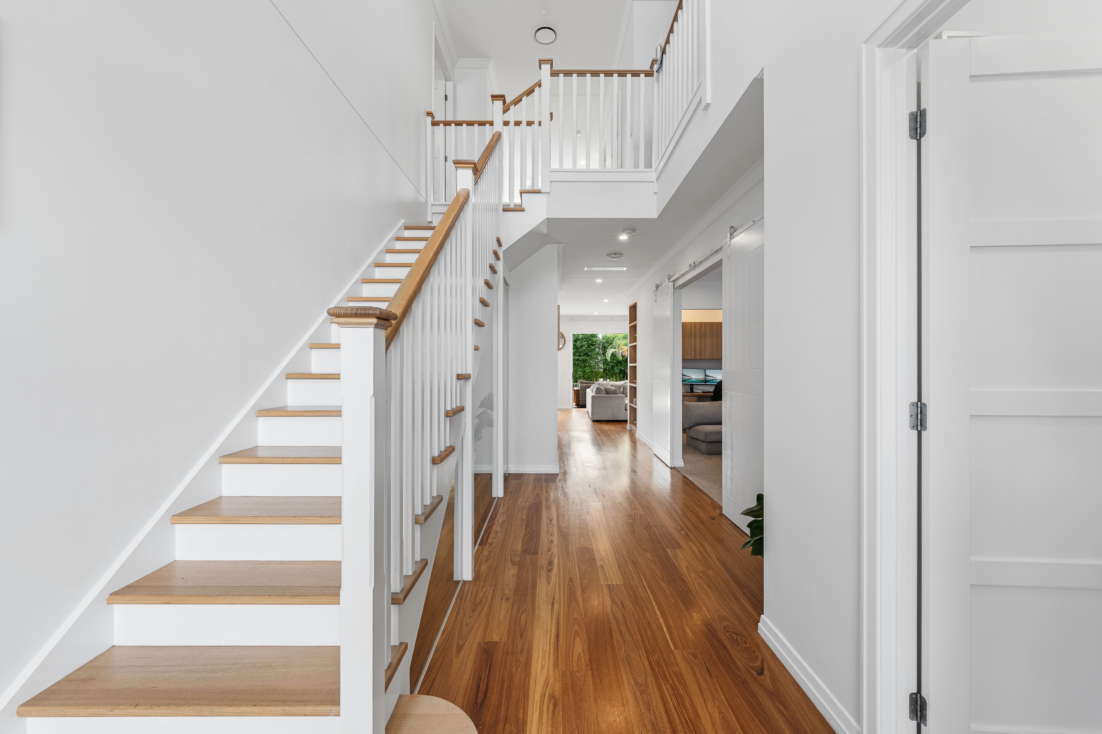 17 Warrina Crescent, Burleigh Waters, QLD 4220