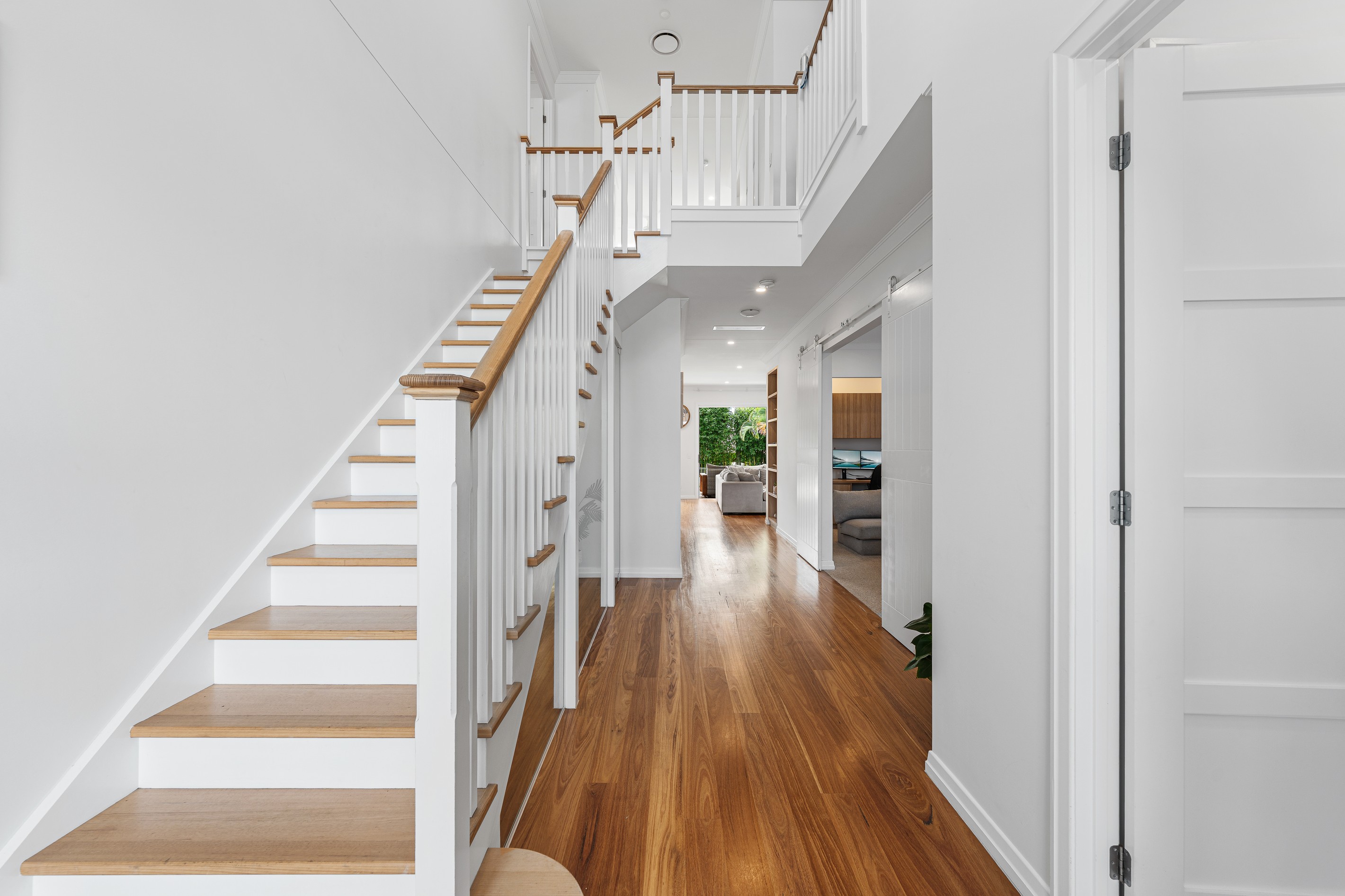 17 Warrina Crescent, Burleigh Waters, QLD 4220