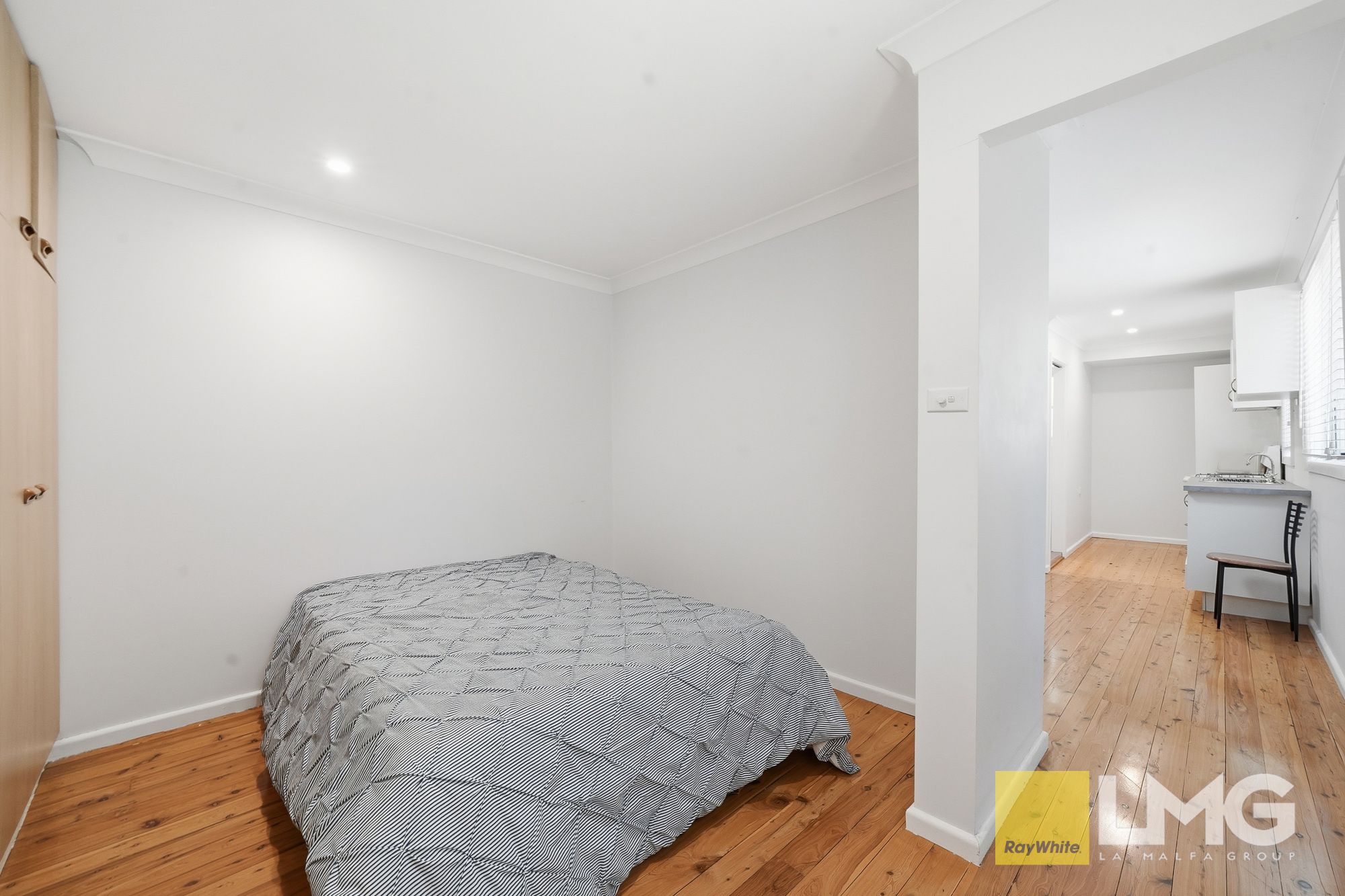 208 Harrow Road — photo 10 of 20