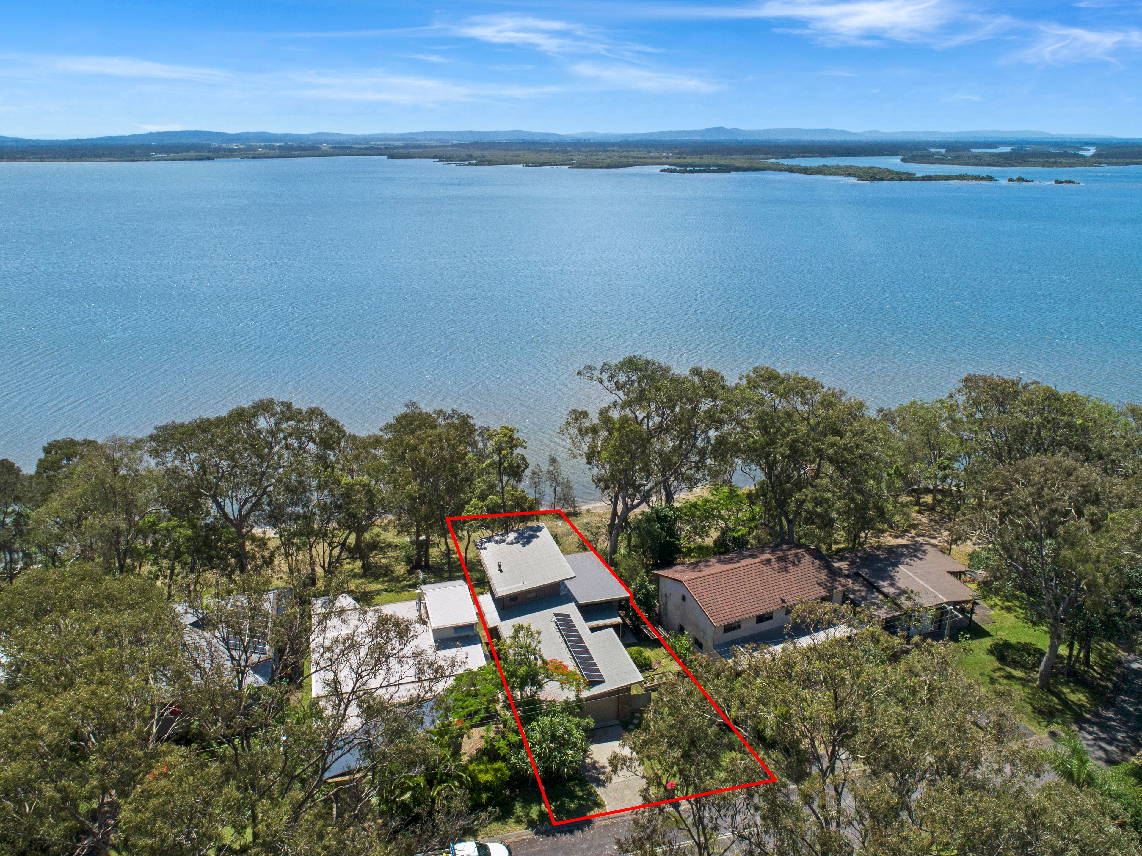 129 Lakes Boulevard