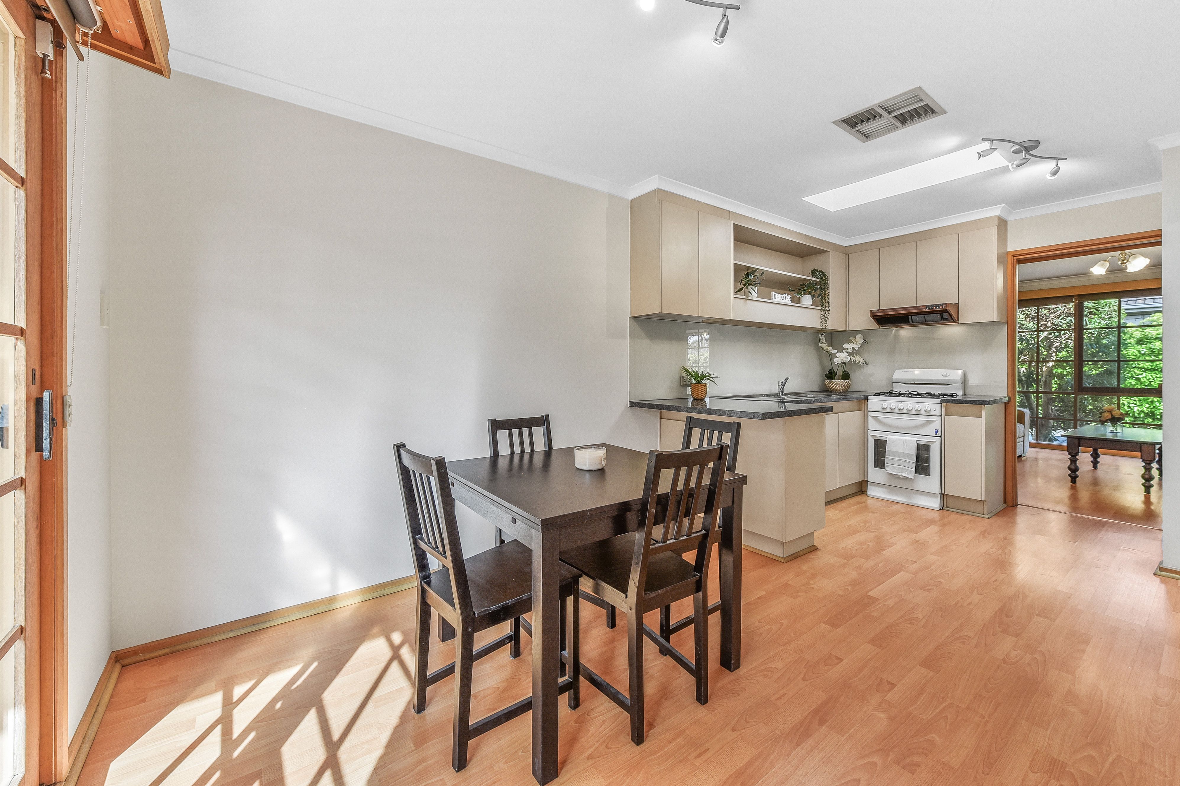 2/98-100 Neville Street — photo 7 of 14