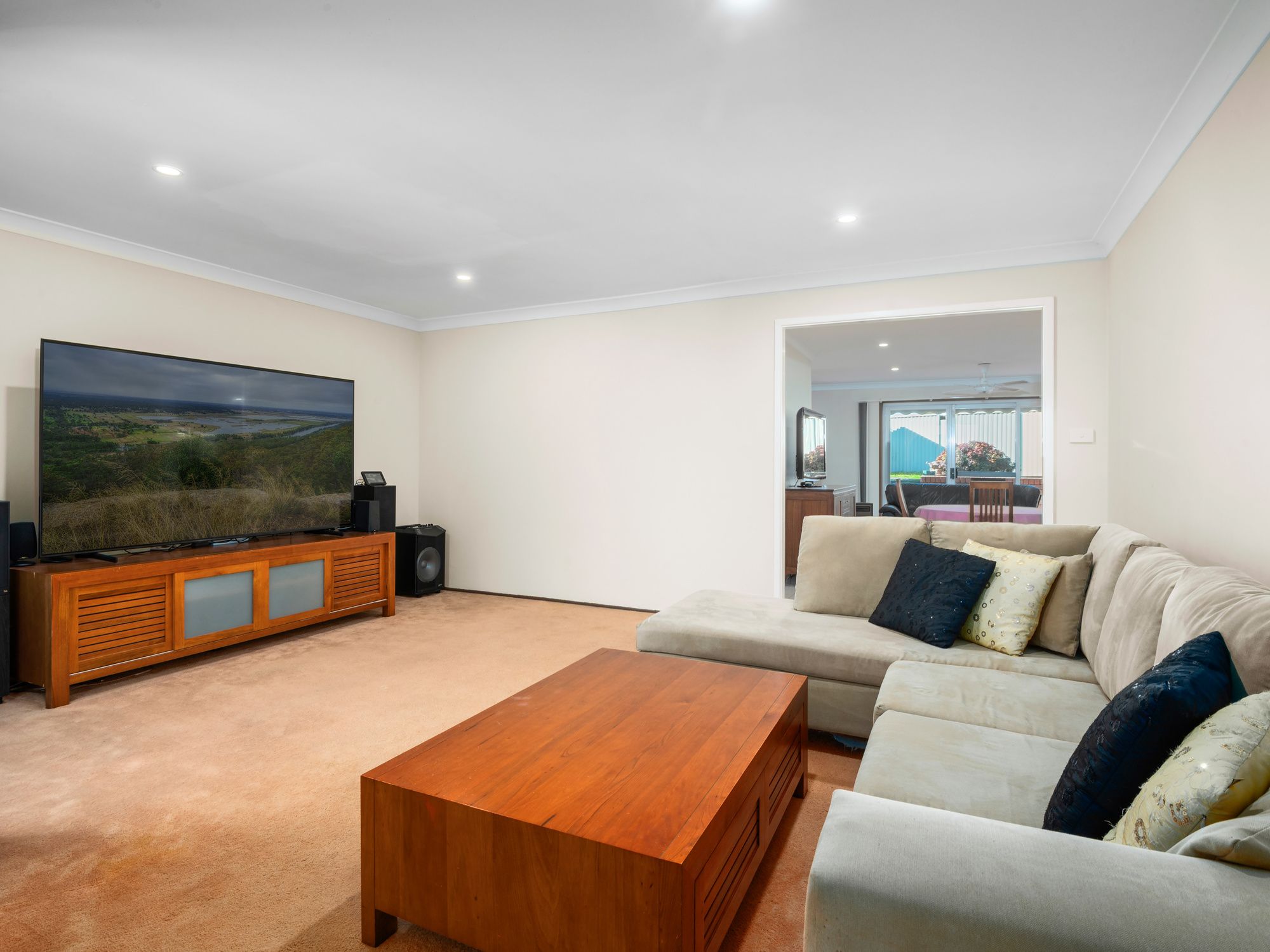 6 Horseshoe Circuit, St Clair, NSW 2759