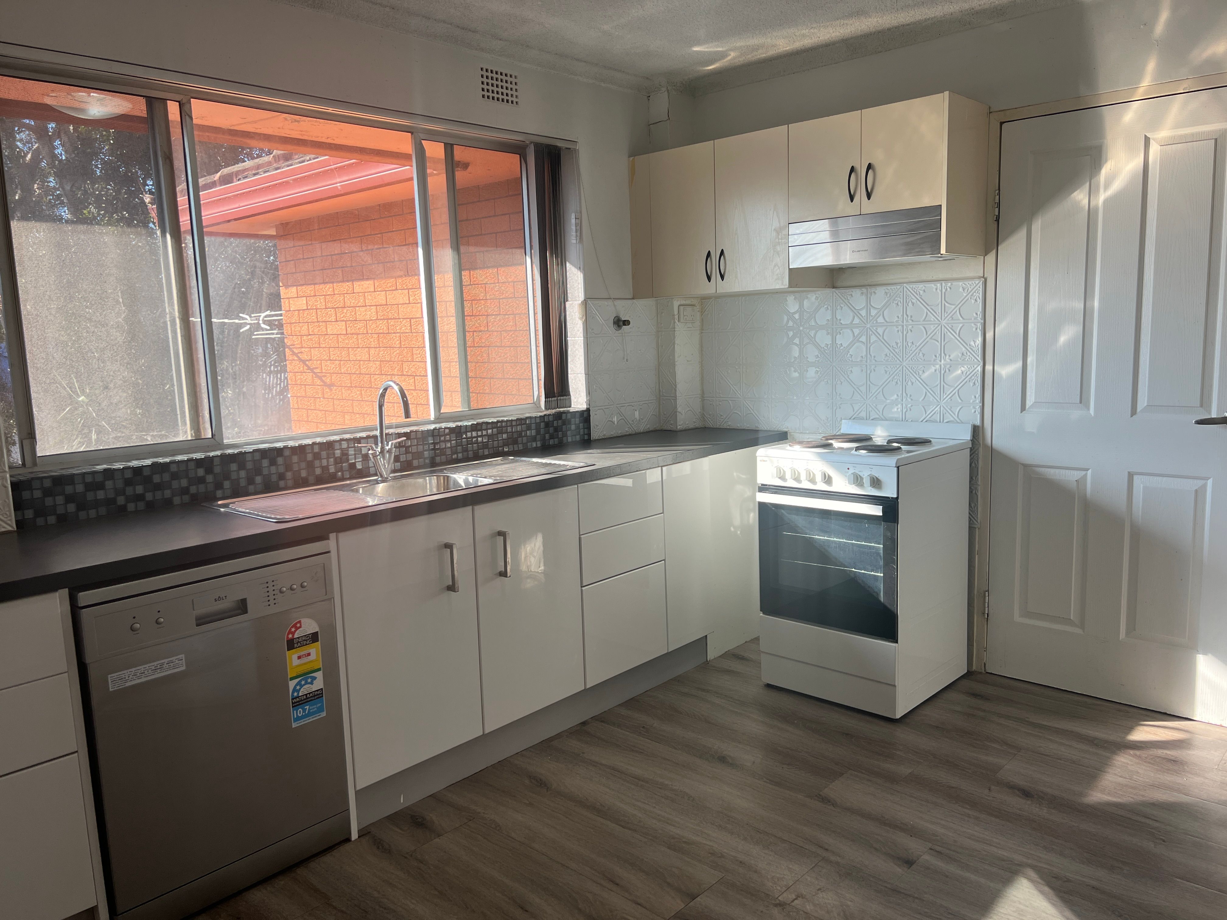 3/6 Kemblawarra Road, Warrawong, NSW 2502