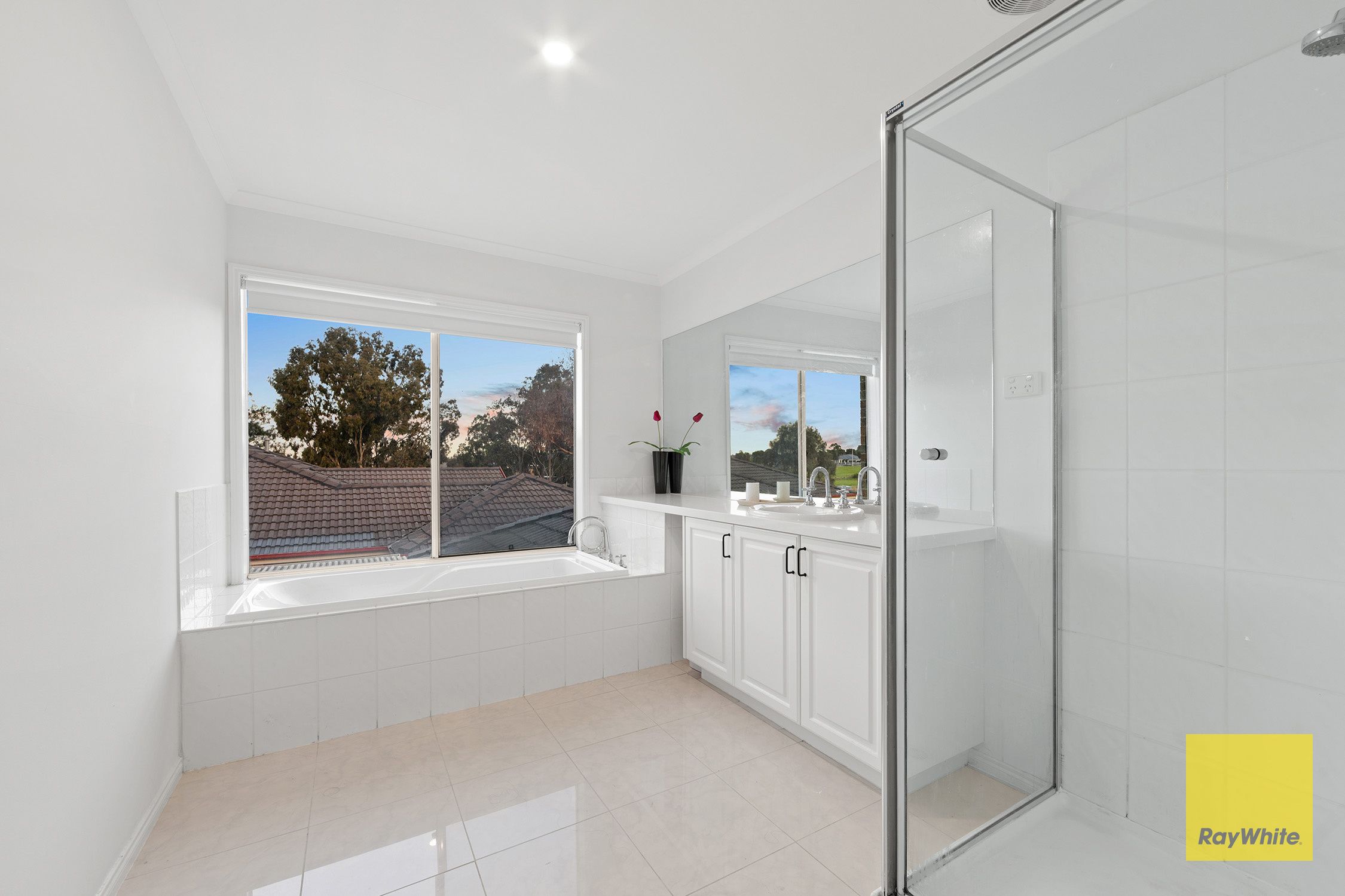 27 Abbington Crescent — photo 18 of 26
