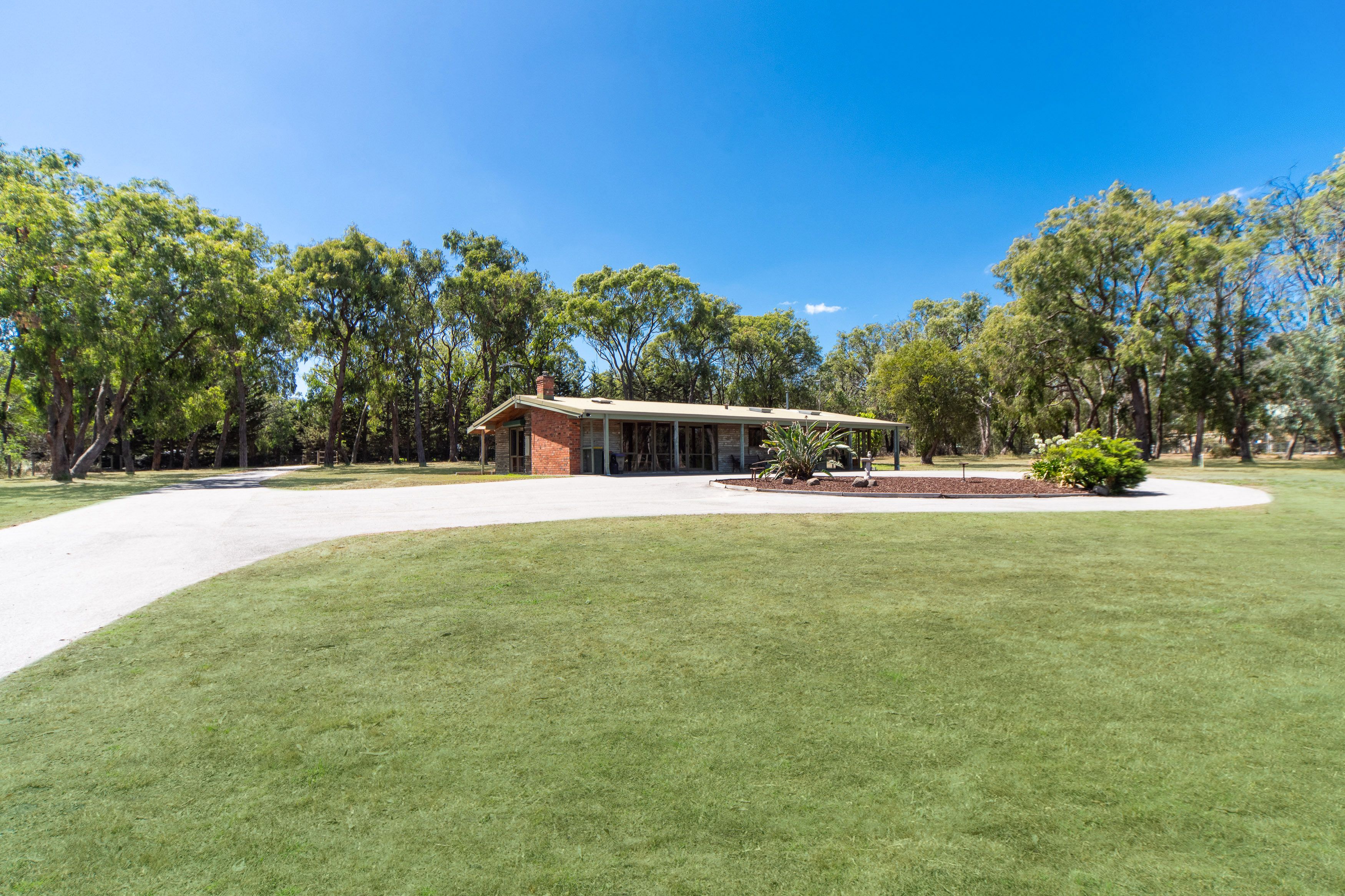 20 Bellbird Court, Langwarrin, VIC 3910