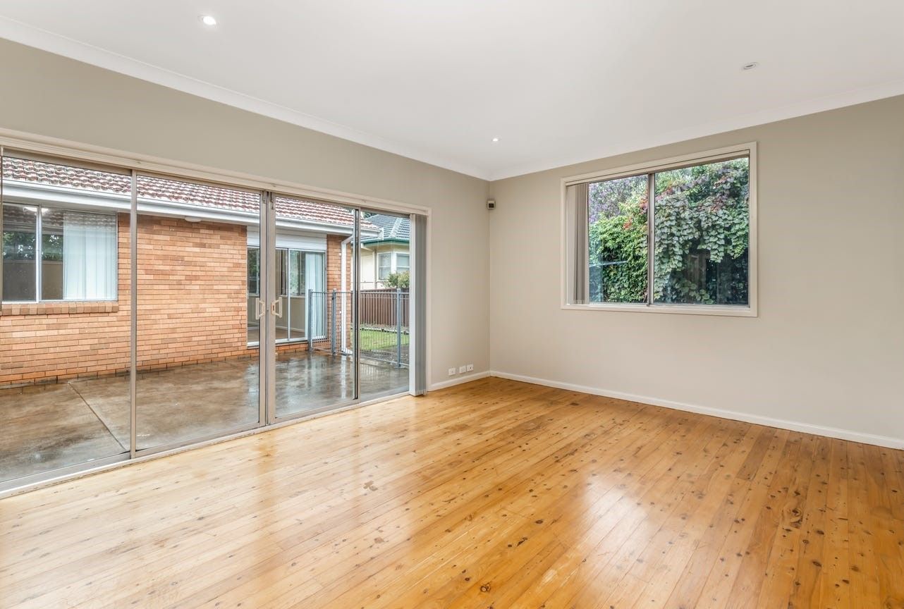 24 Parsonage Road — photo 3 of 8