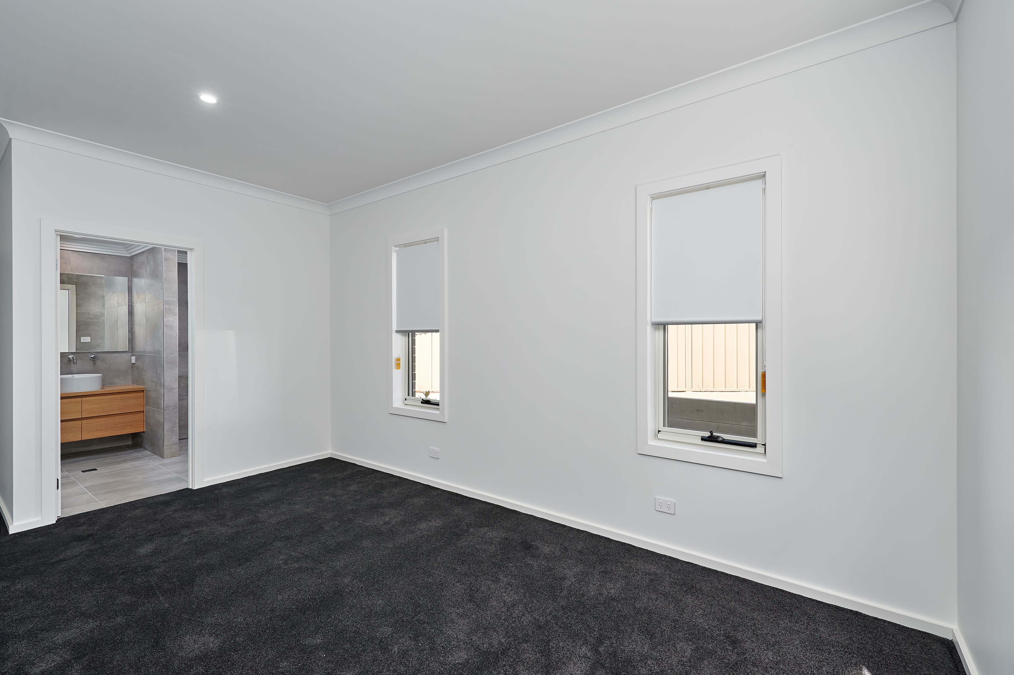 2/26 Messenger Avenue, Boorooma, NSW 2650