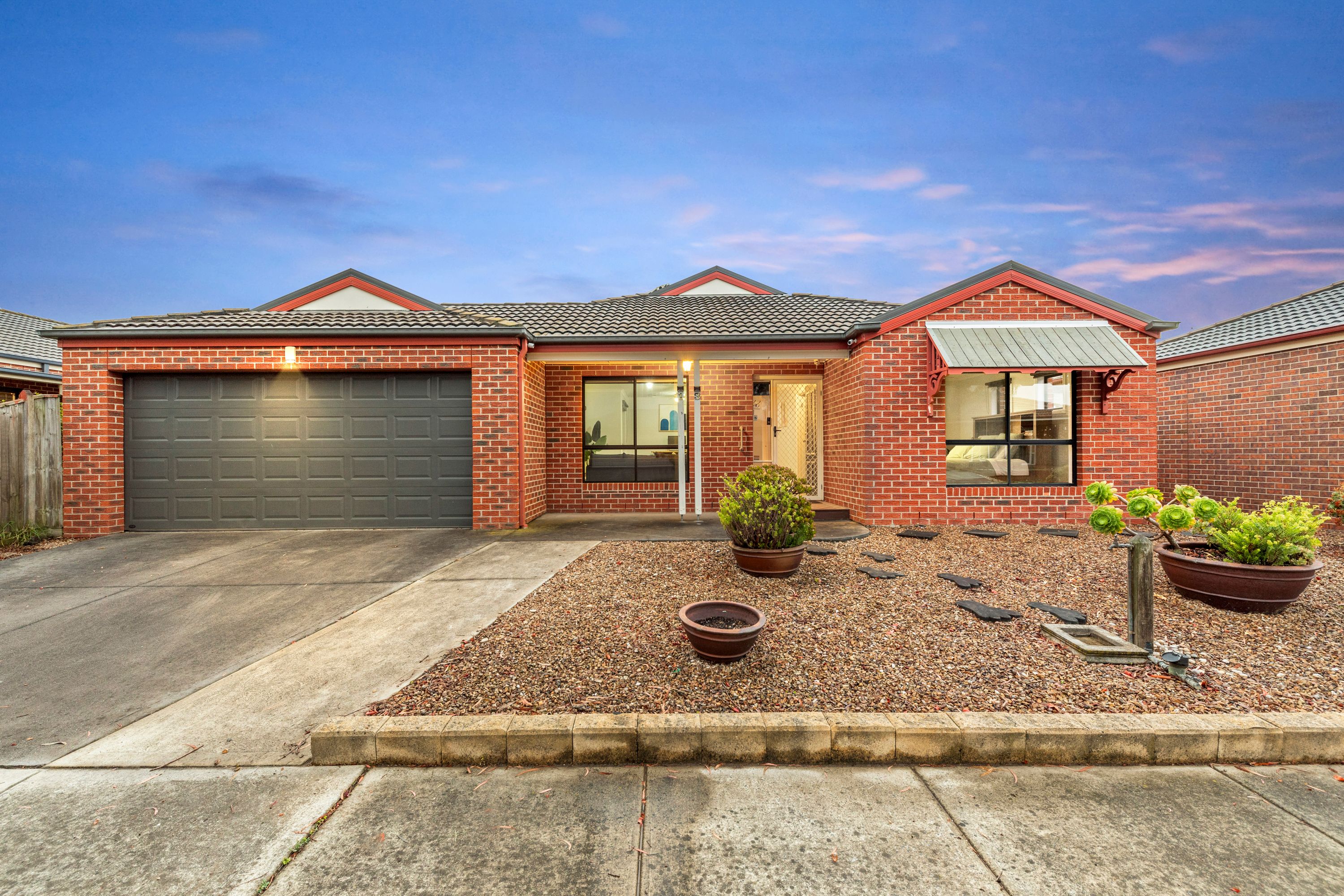 13 Licodia Drive, Pakenham VIC 3810